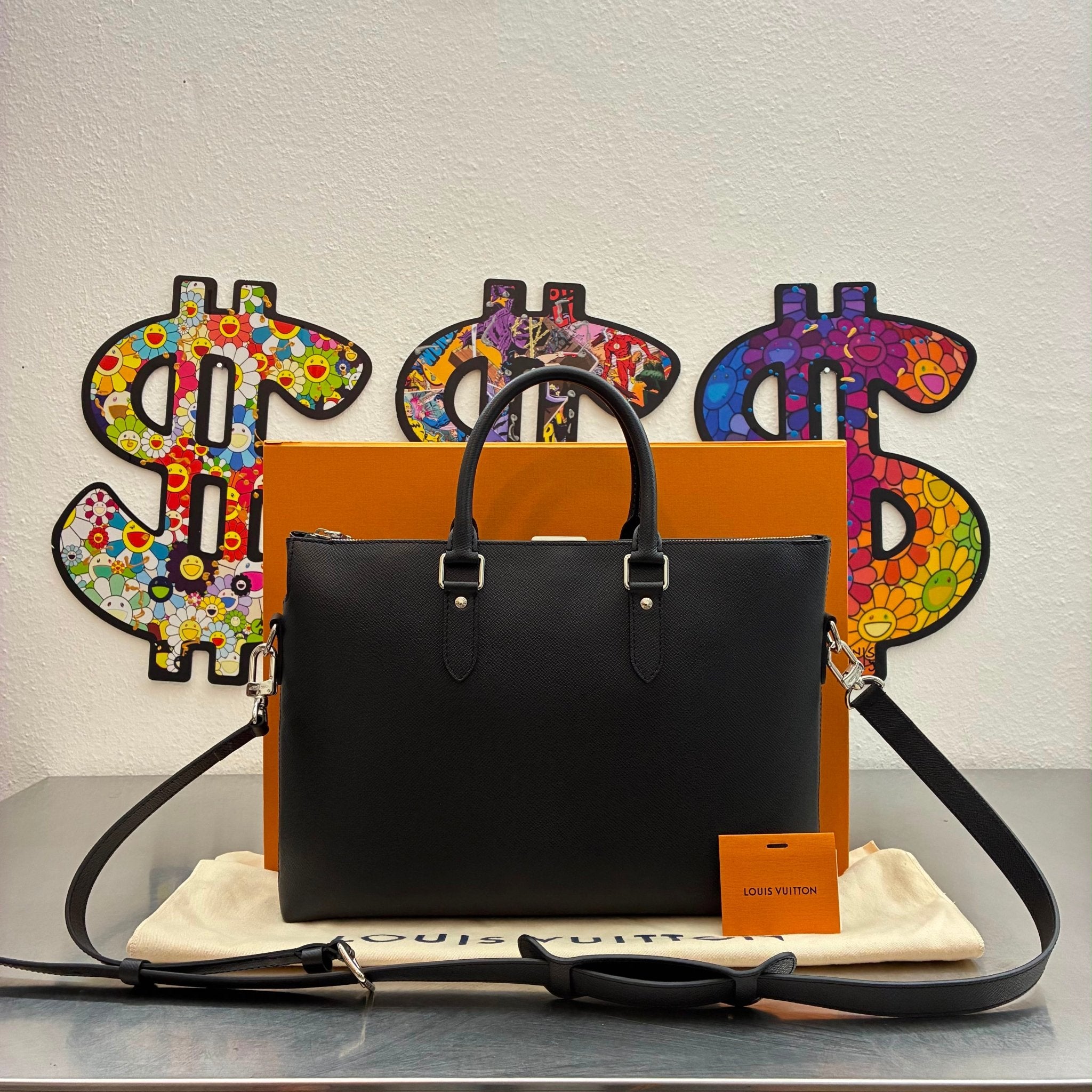 Louis Vuitton Anton Taiga