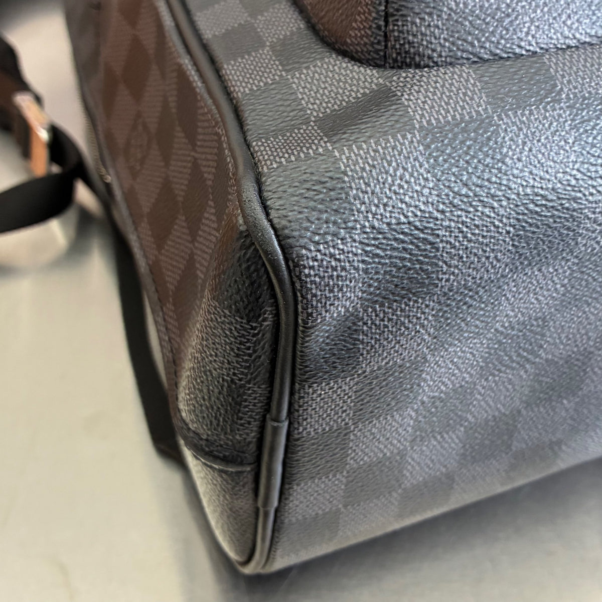 Louis Vuitton Avenue Rucksack Damier Graphite