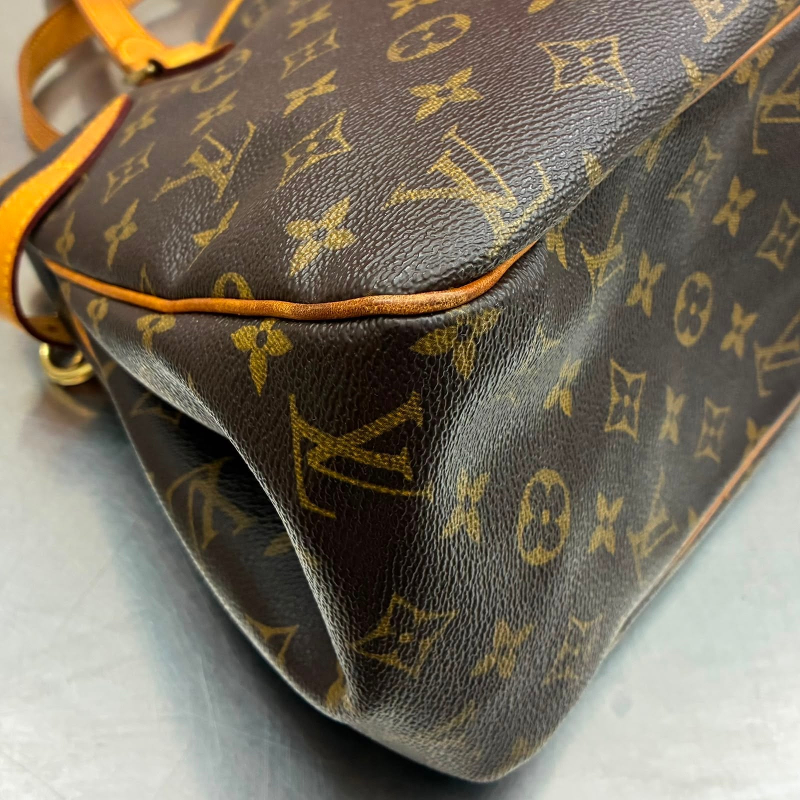 Louis Vuitton Batignolles Monogram