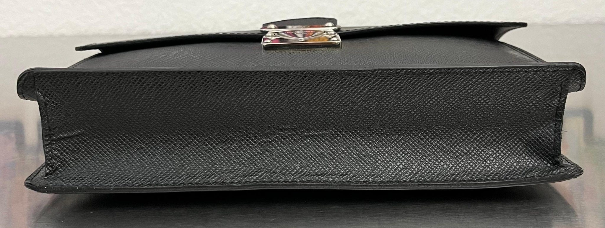 Louis Vuitton Belaia Taiga