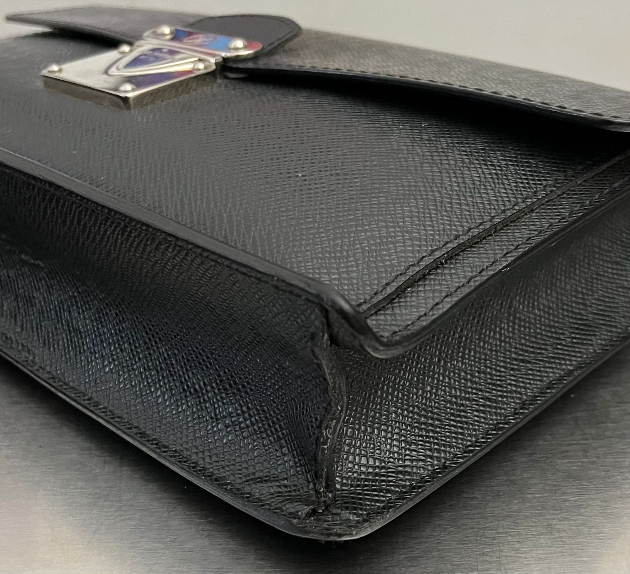 Louis Vuitton Belaia Taiga