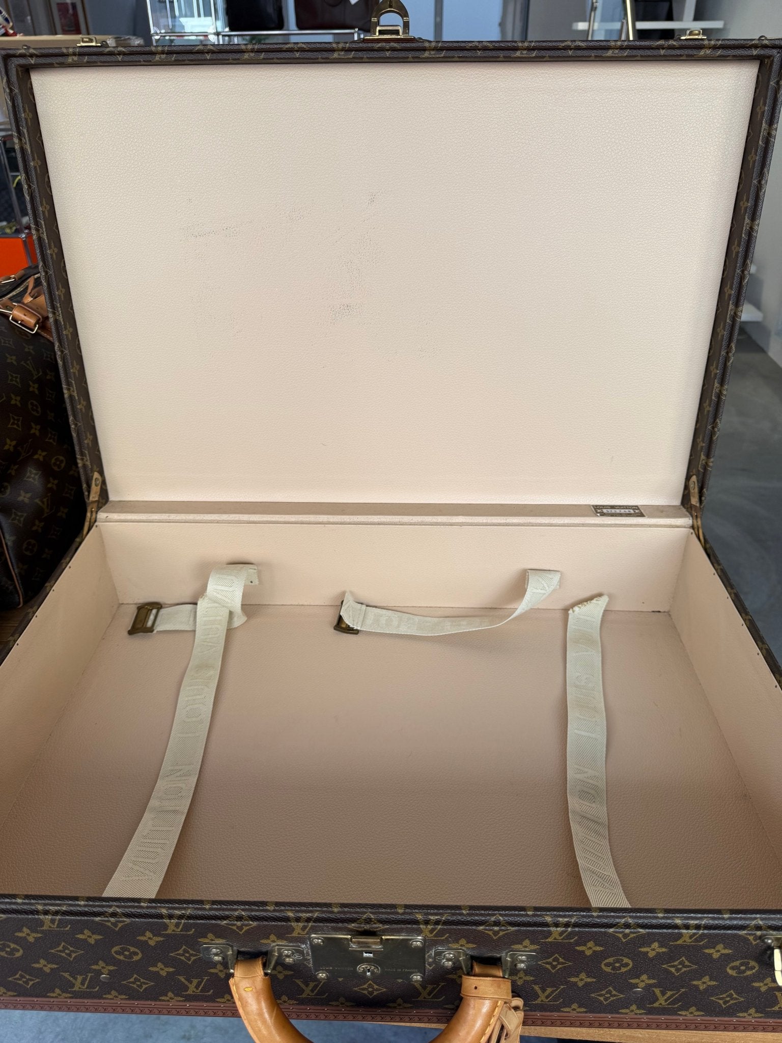 Louis Vuitton Bisten 70 Monogram
