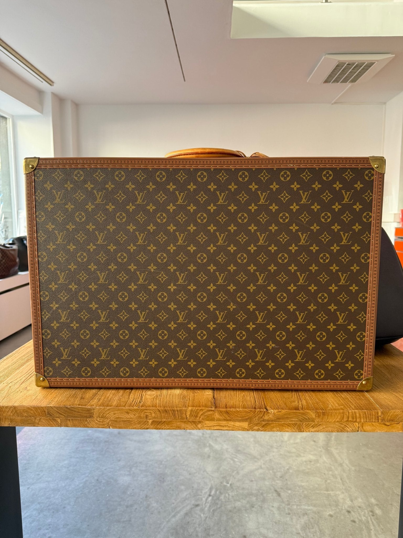 Louis Vuitton Bisten 70 Monogram