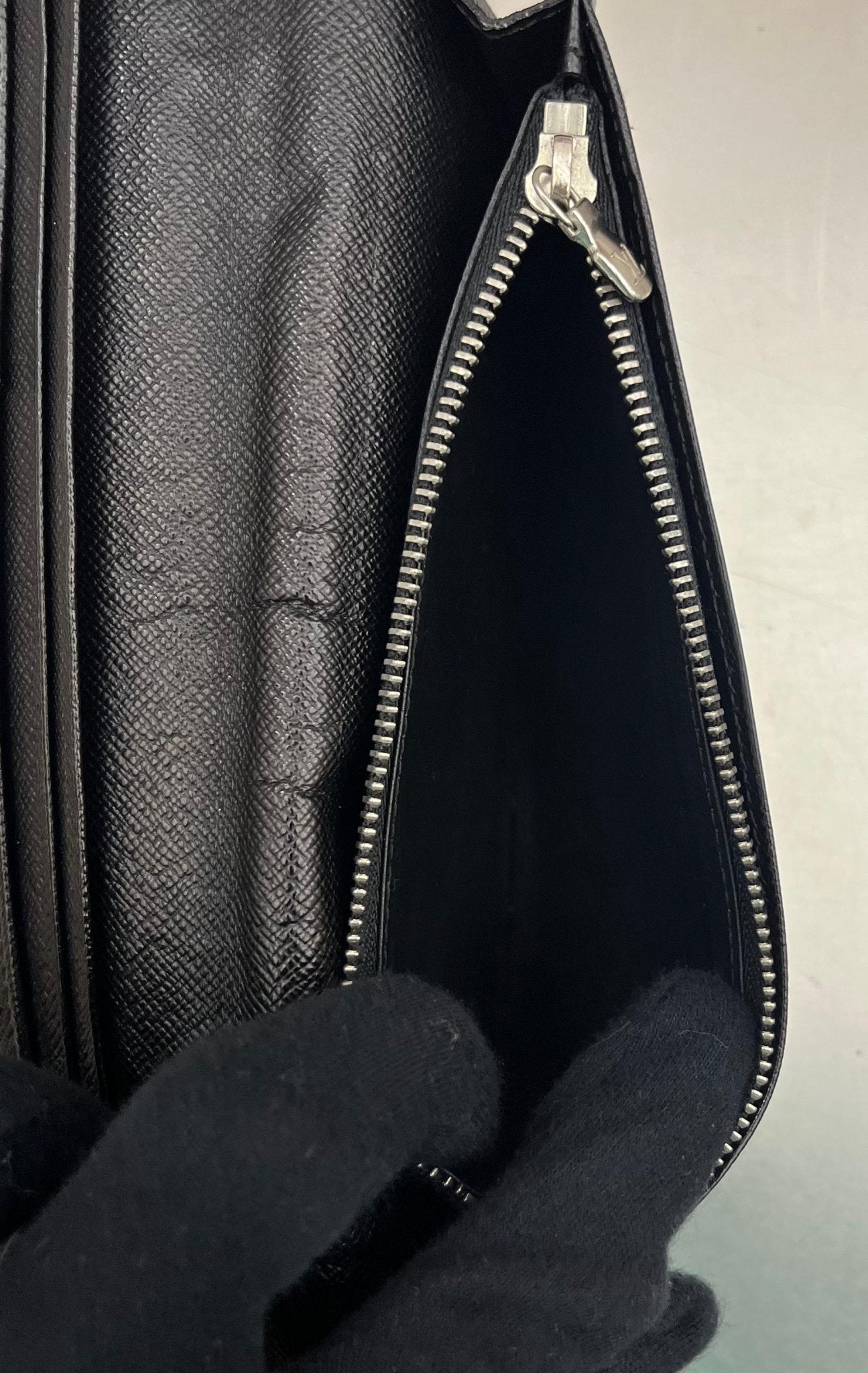 Louis Vuitton Brazza Damier Graphite