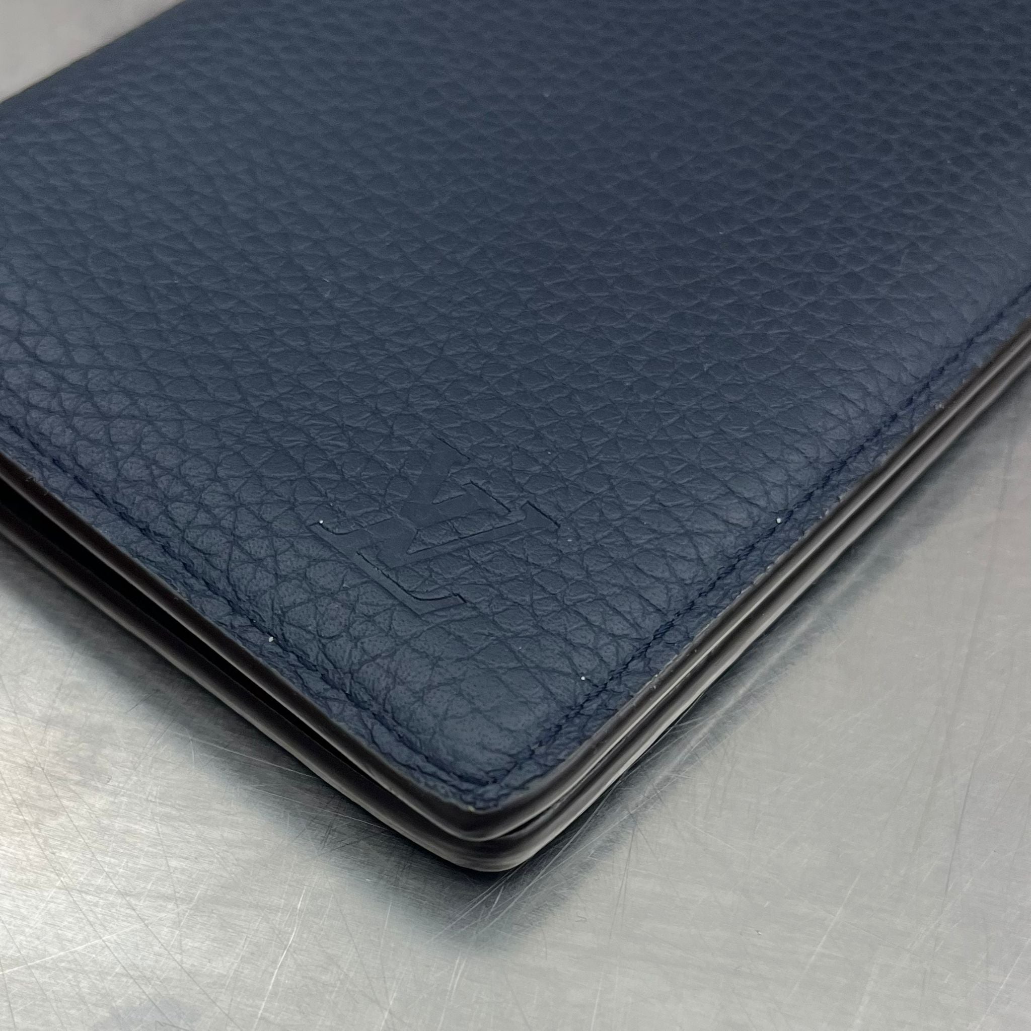 Louis Vuitton Brazza Taurillon