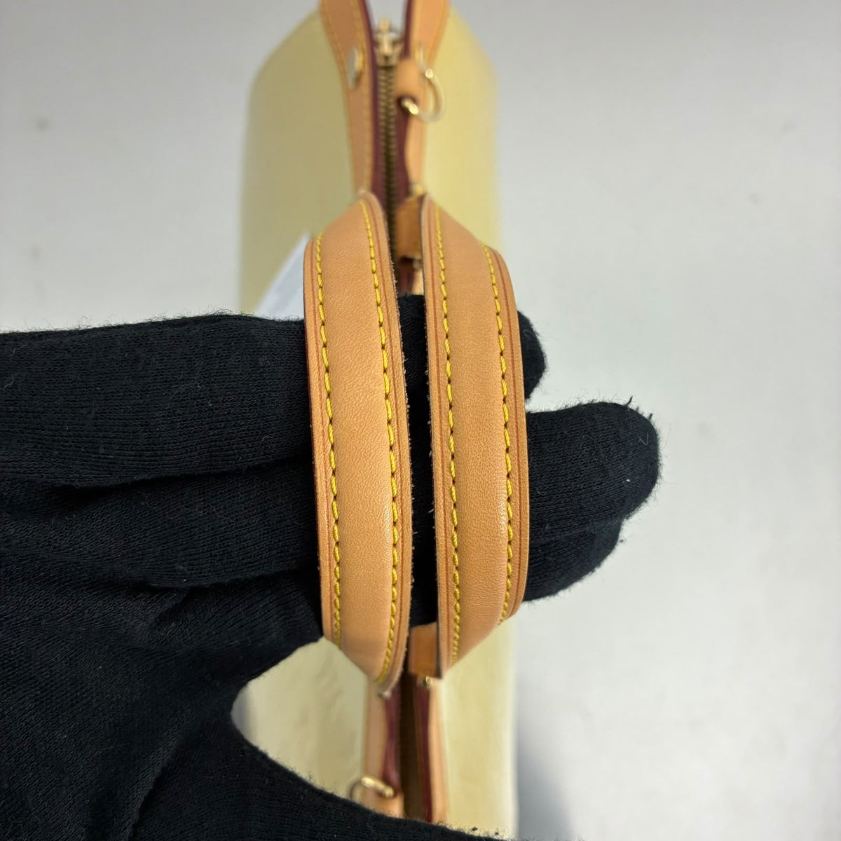 Louis Vuitton Brea MM Vernis