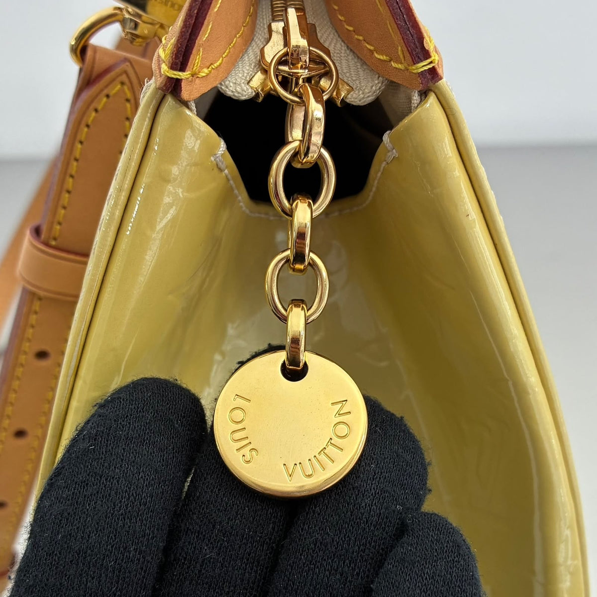 Louis Vuitton Brea MM Vernis