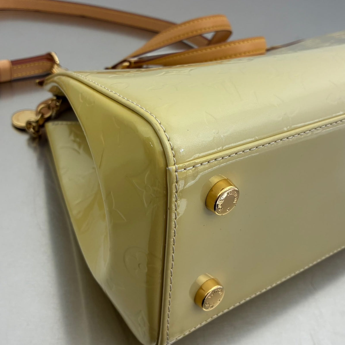 Louis Vuitton Brea MM Vernis