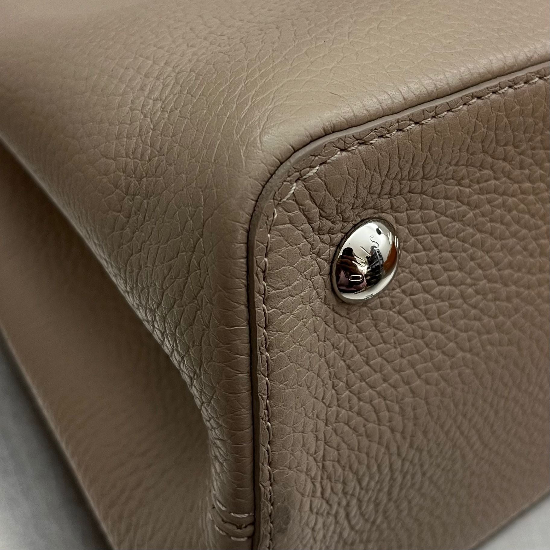 Louis Vuitton Capucines MM