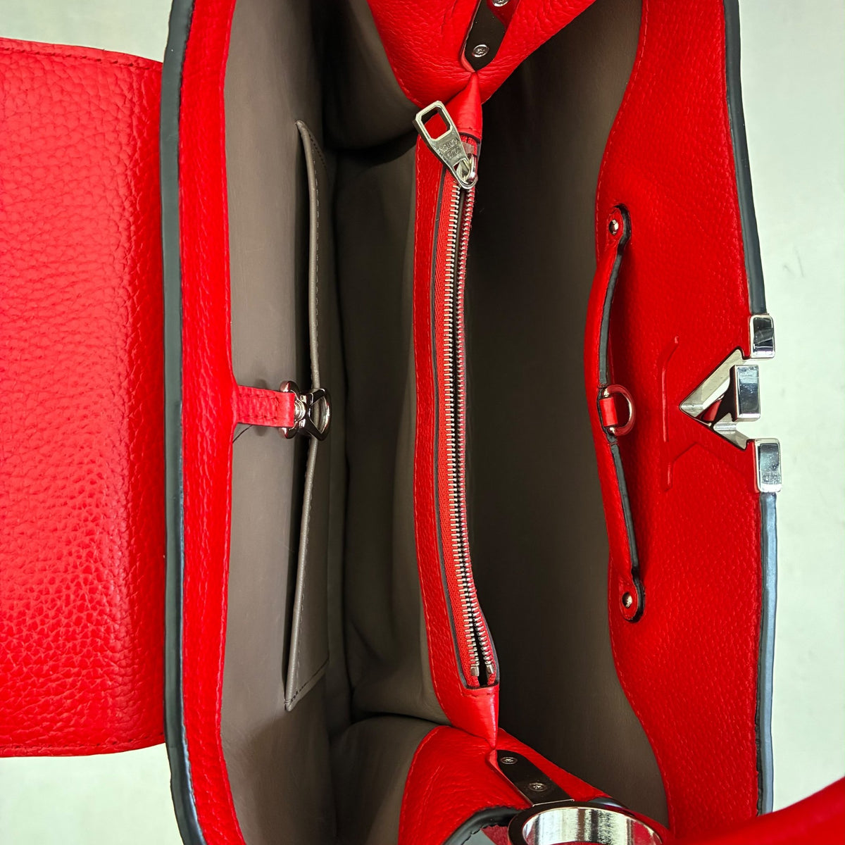 Louis Vuitton Capucines MM