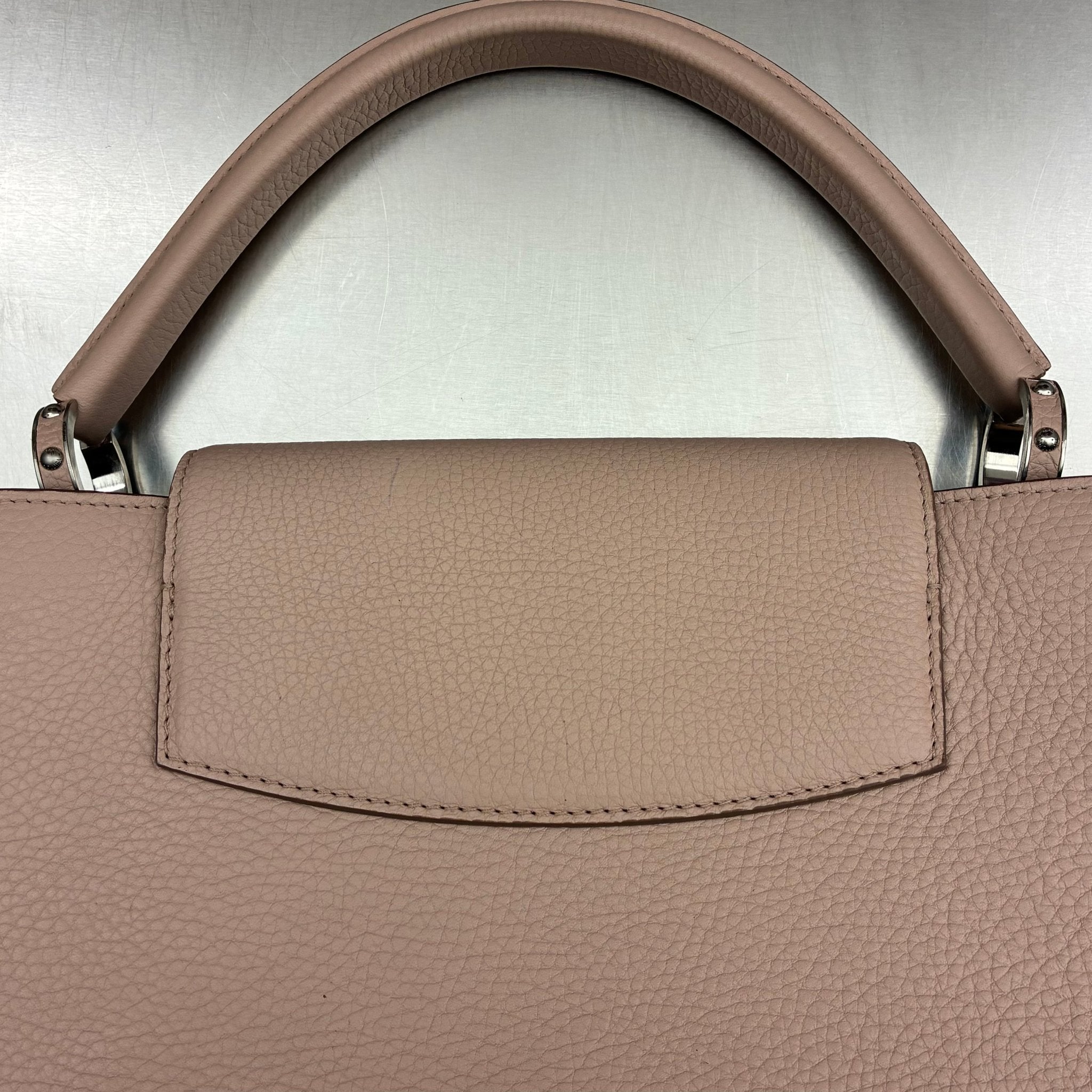 Louis Vuitton Capucines MM