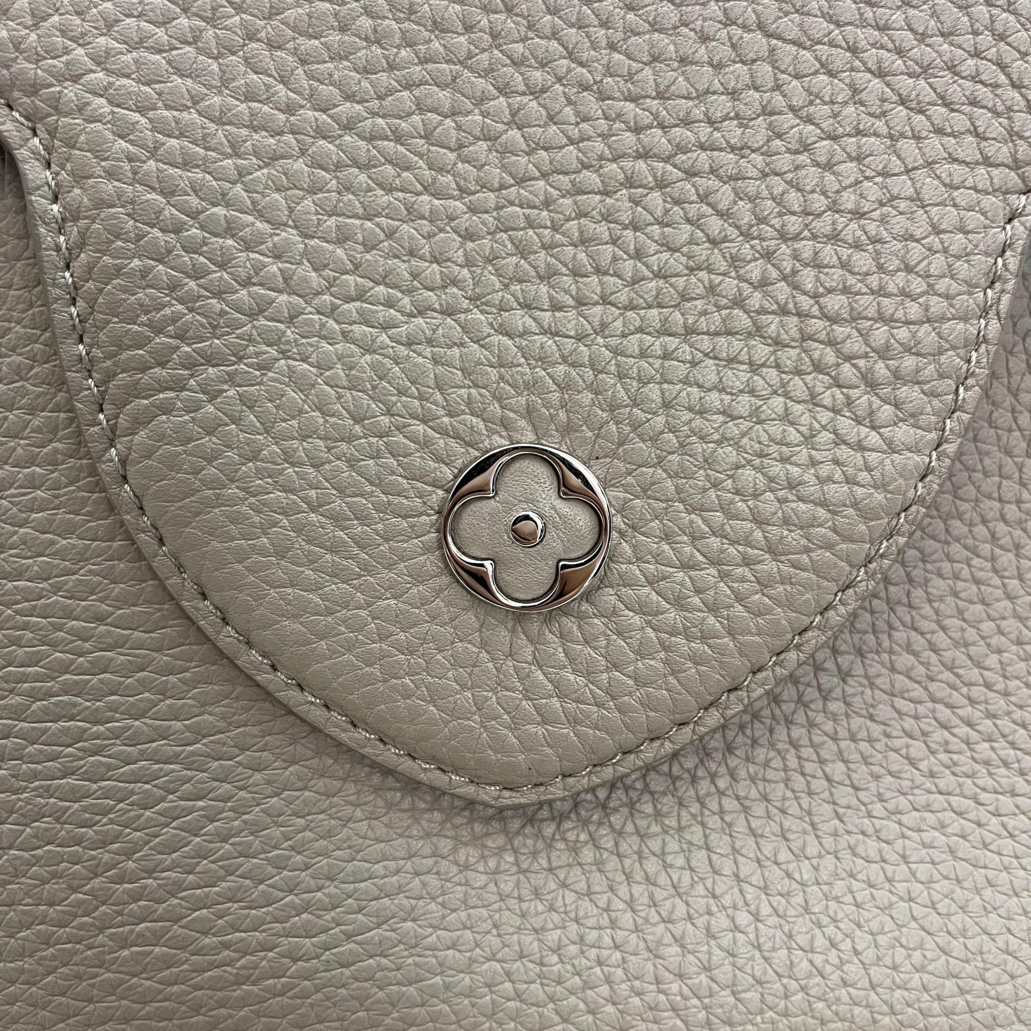 Louis Vuitton Capucines MM