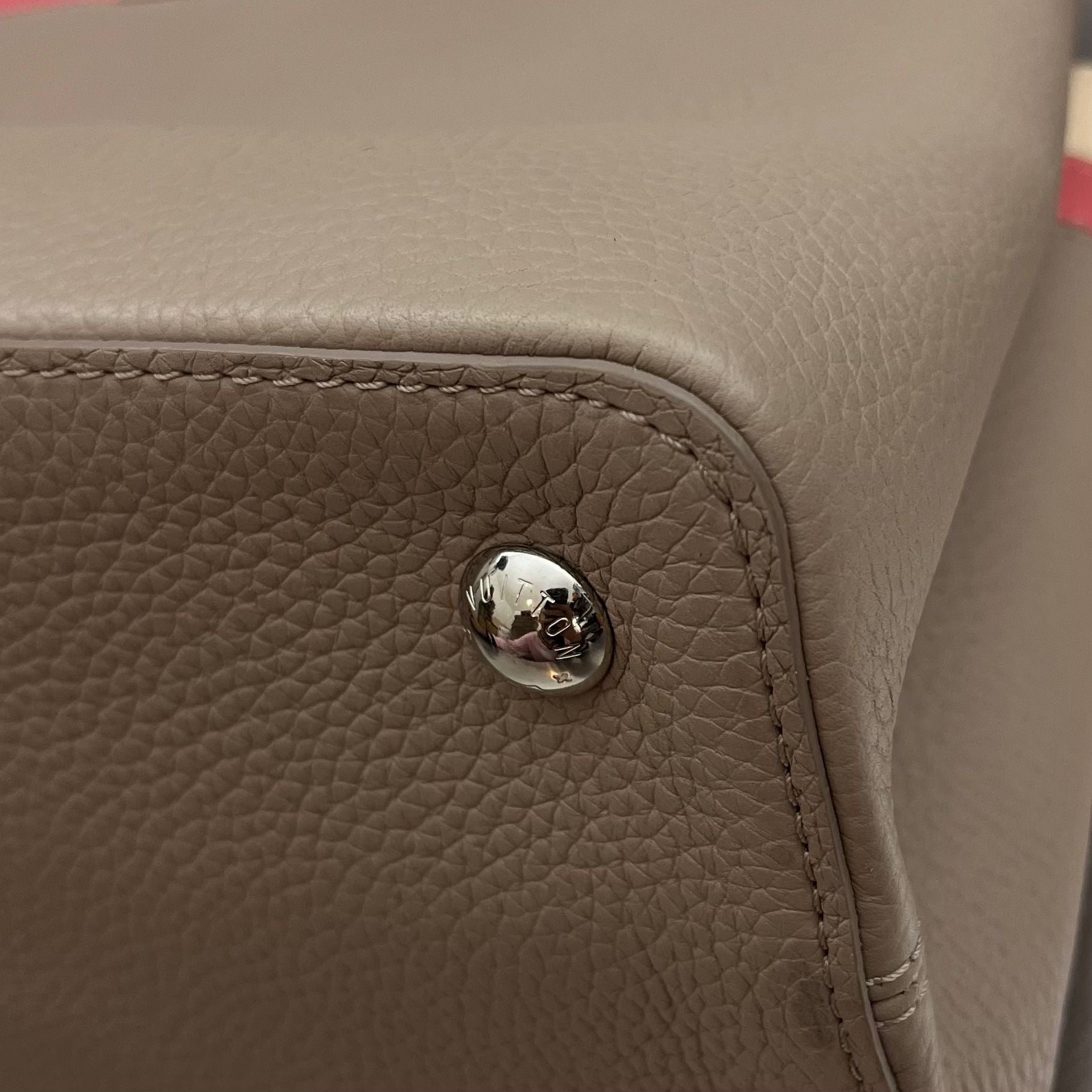 Louis Vuitton Capucines MM