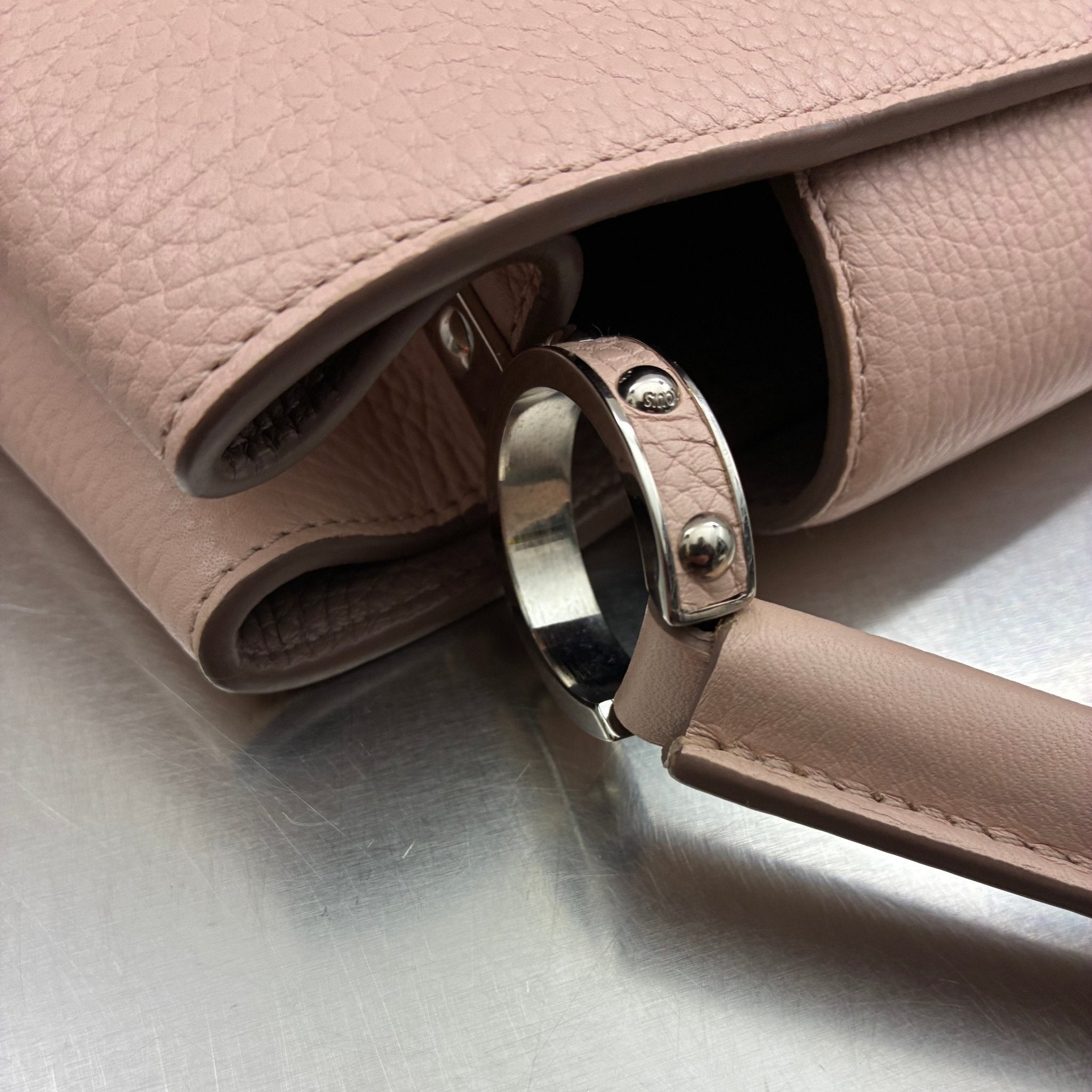 Louis Vuitton Capucines MM