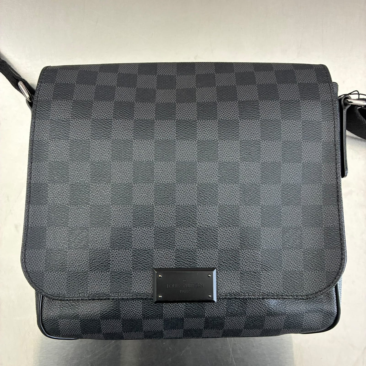 Louis Vuitton District Damier Graphite