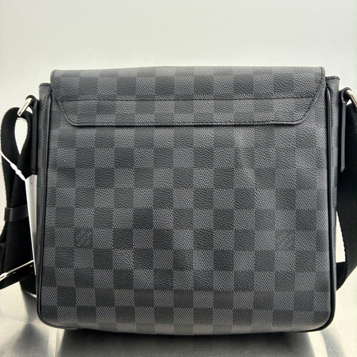 Louis Vuitton District PM Damier Graphite
