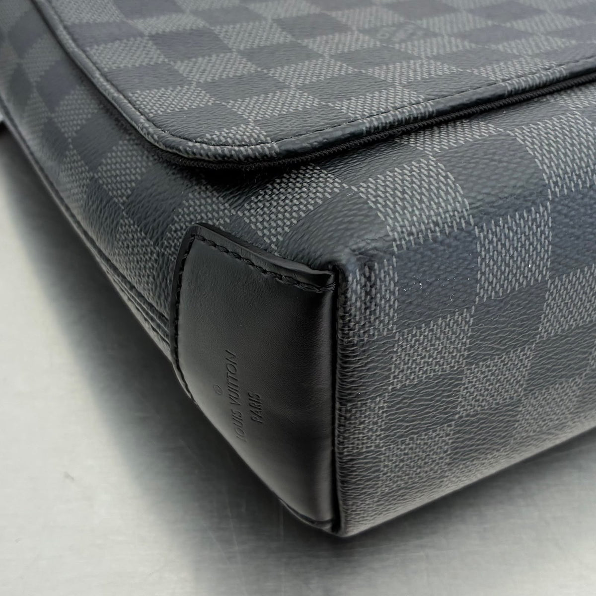 Louis Vuitton District PM Damier Graphite