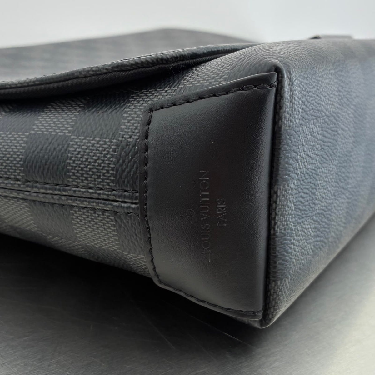 Louis Vuitton District PM Damier Graphite