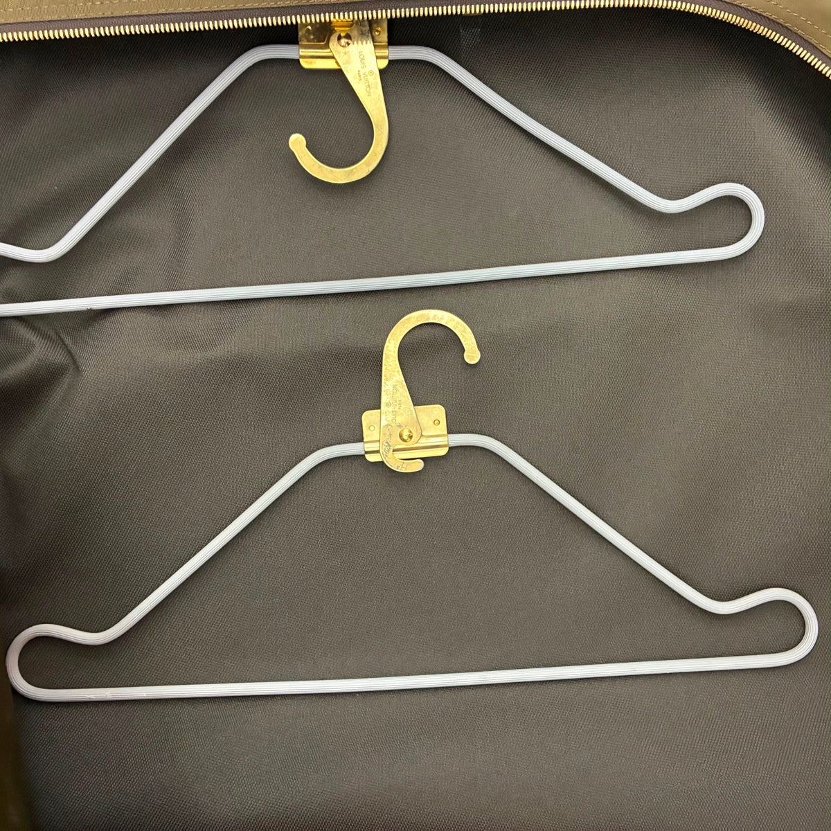 Louis Vuitton Große Kleidertasche mit zwei Kleiderbügeln und extra Innentasche / Monogam
