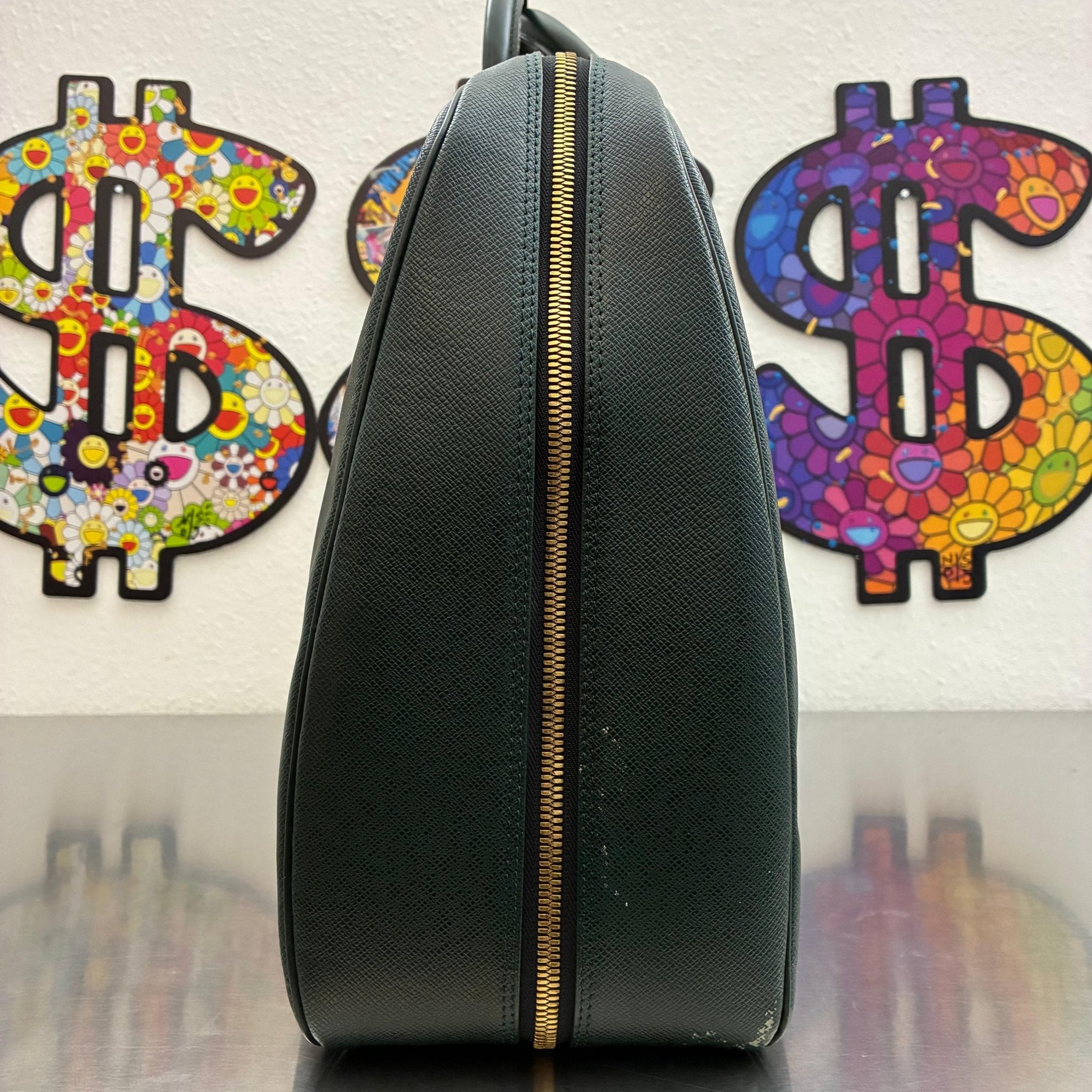 Louis Vuitton Helanga Taiga