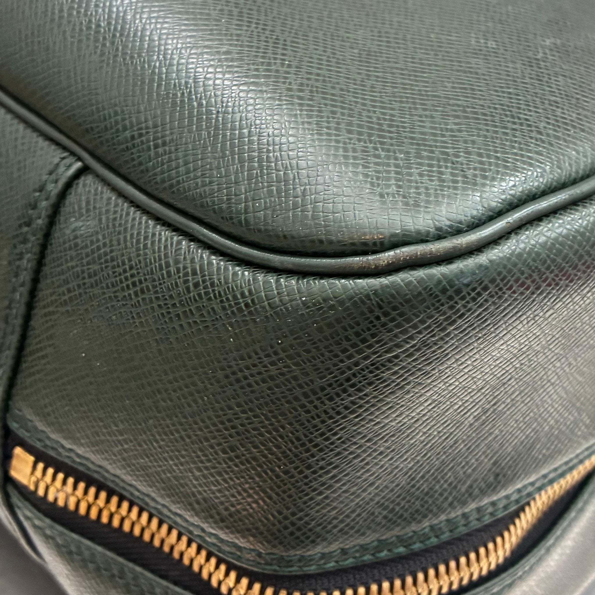 Louis Vuitton Helanga Taiga