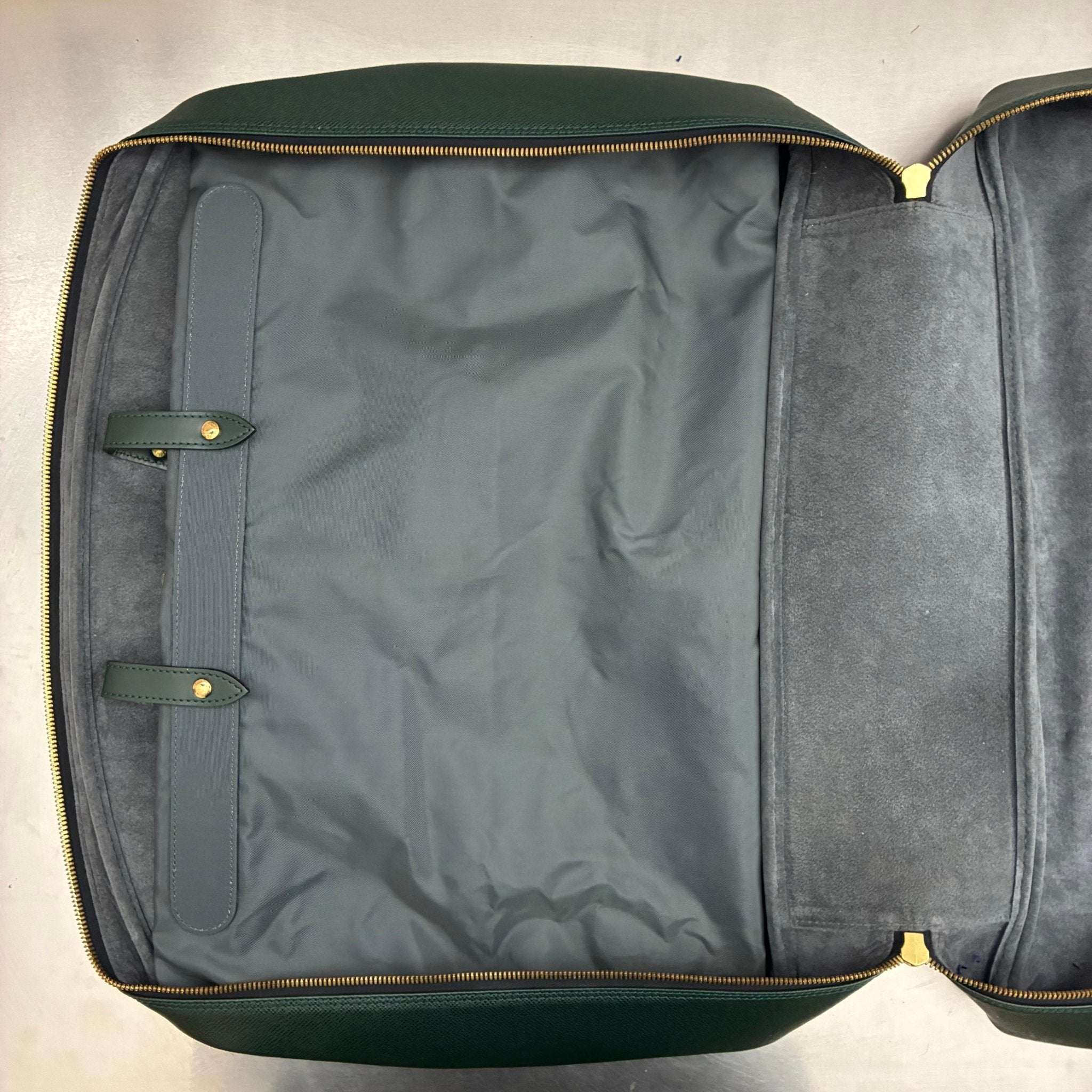 Louis Vuitton Helanga Taiga