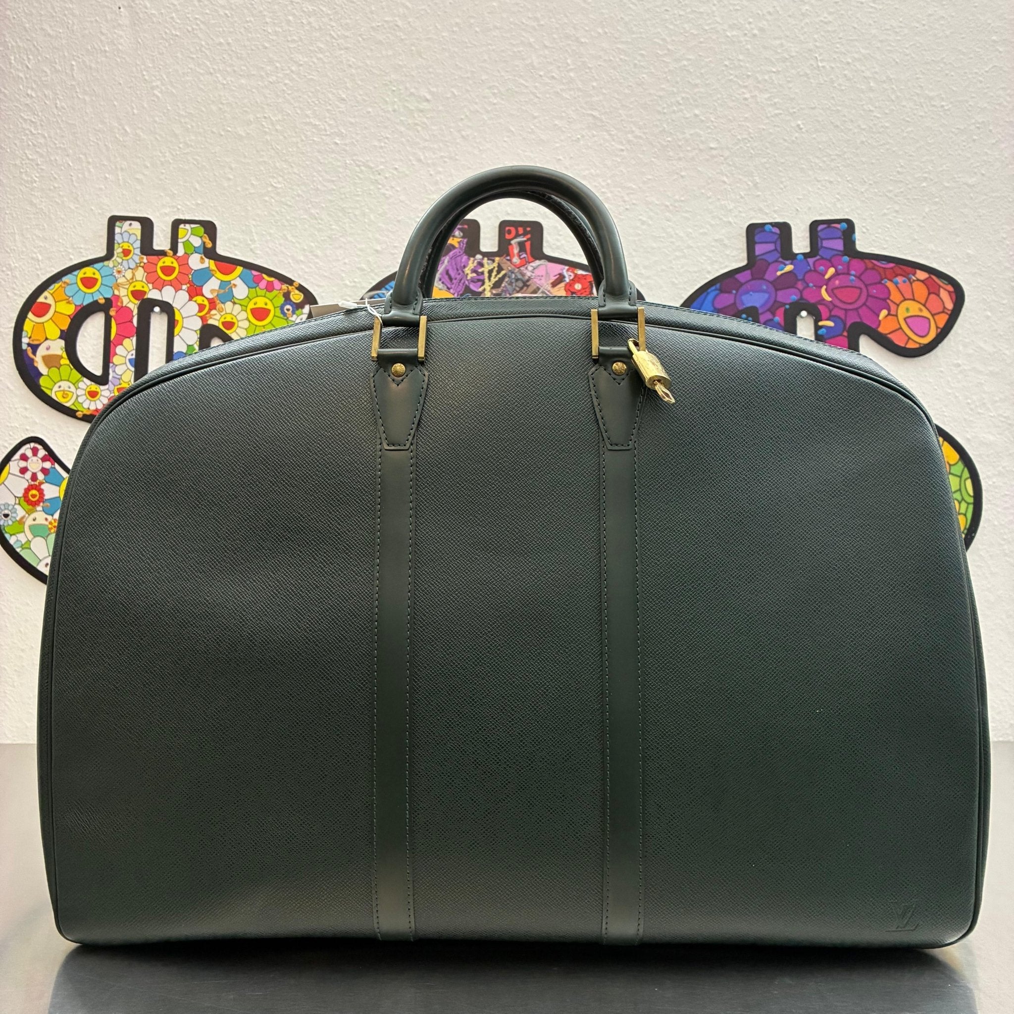 Louis Vuitton Helanga Taiga