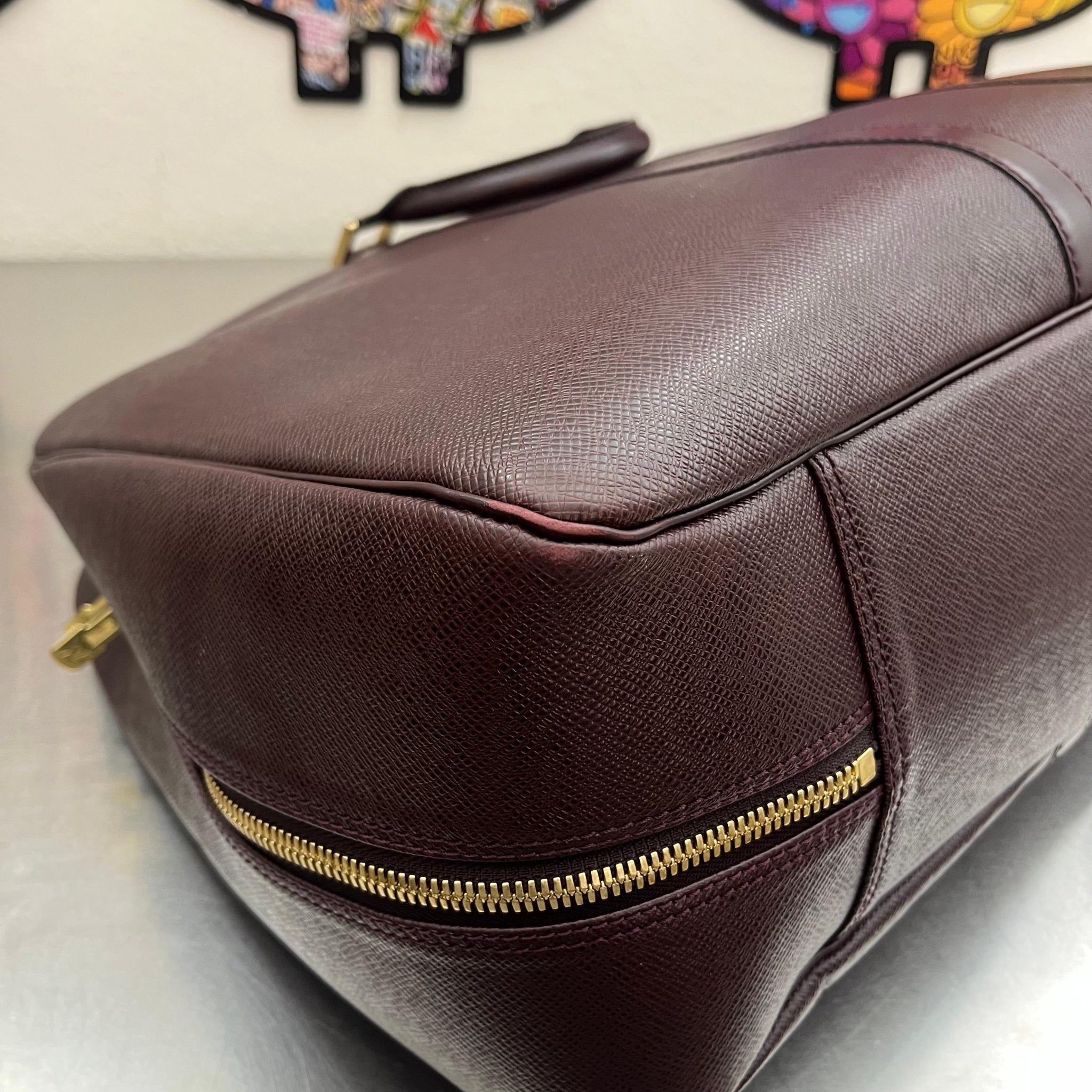 Louis Vuitton Helanga Taiga