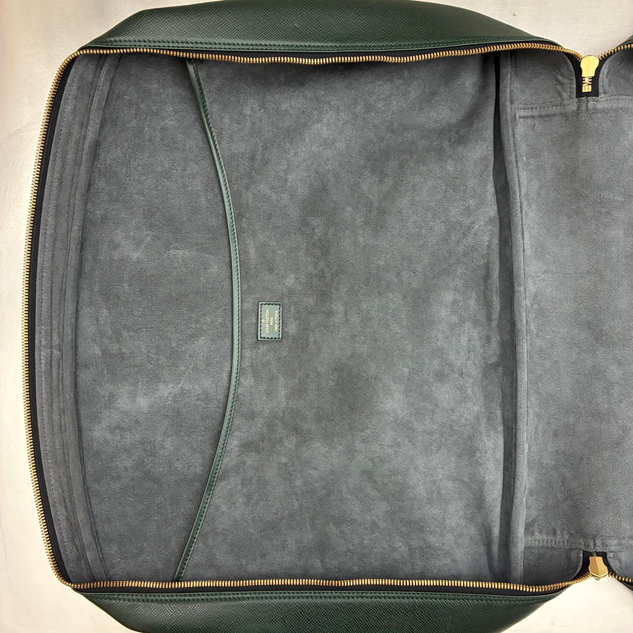 Louis Vuitton Helanga Taiga