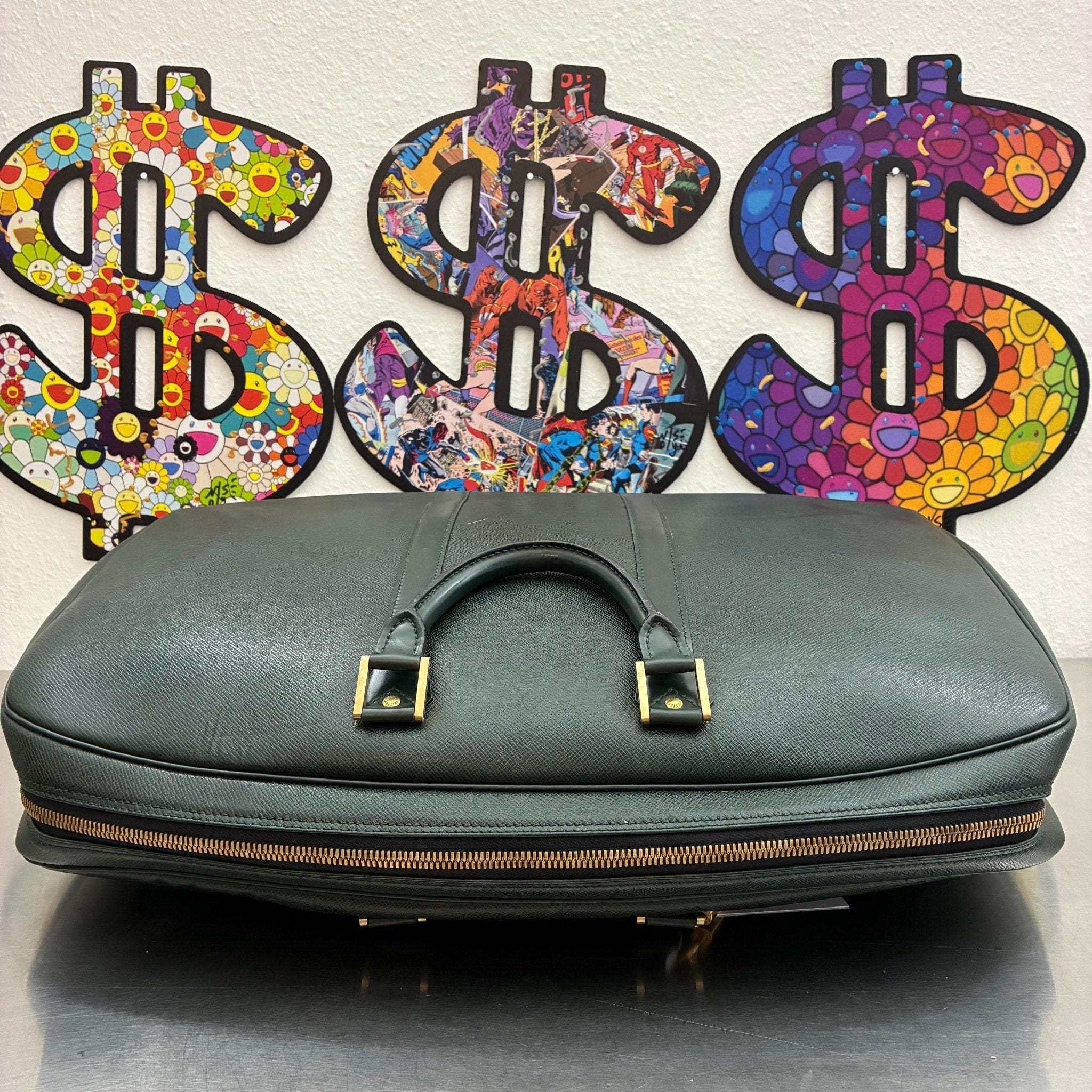 Louis Vuitton Helanga Taiga