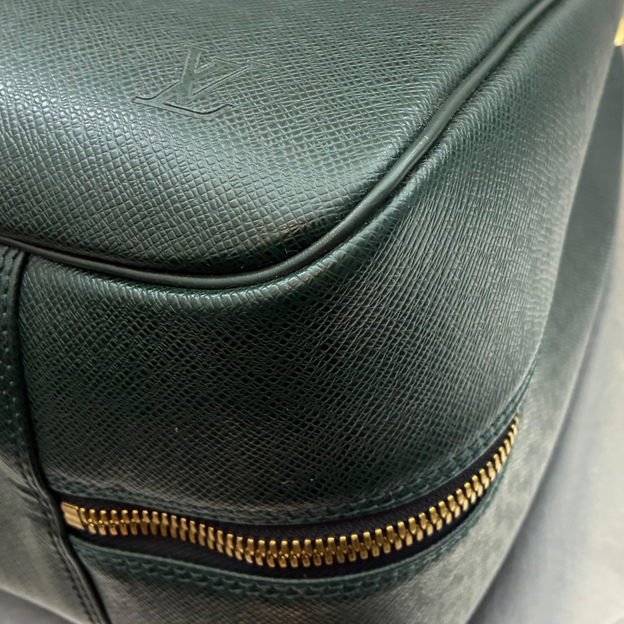Louis Vuitton Helanga Taiga