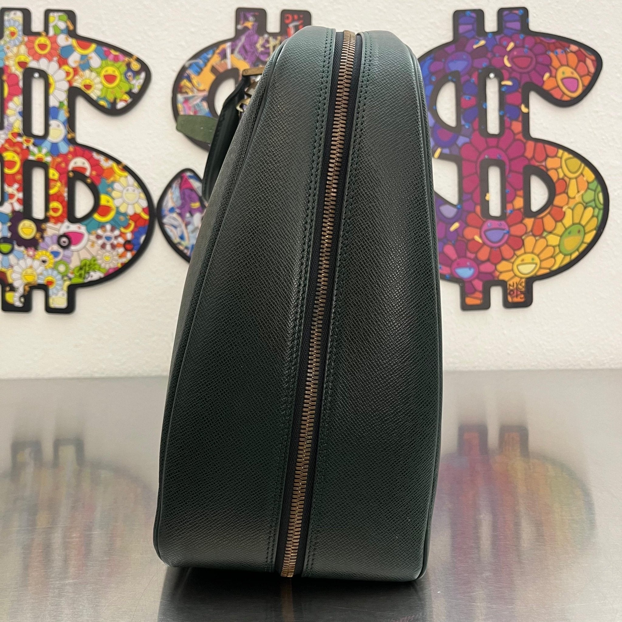 Louis Vuitton Helanga Taiga