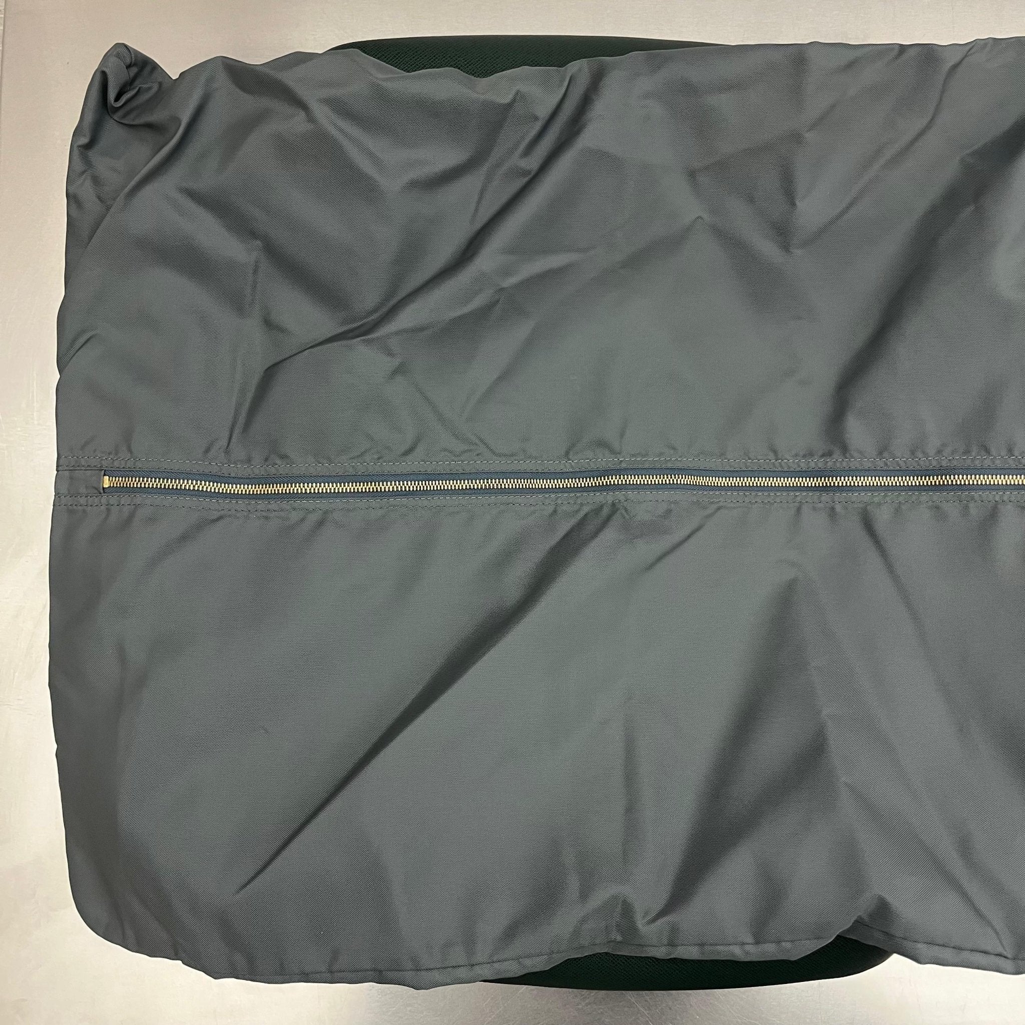 Louis Vuitton Helanga Taiga