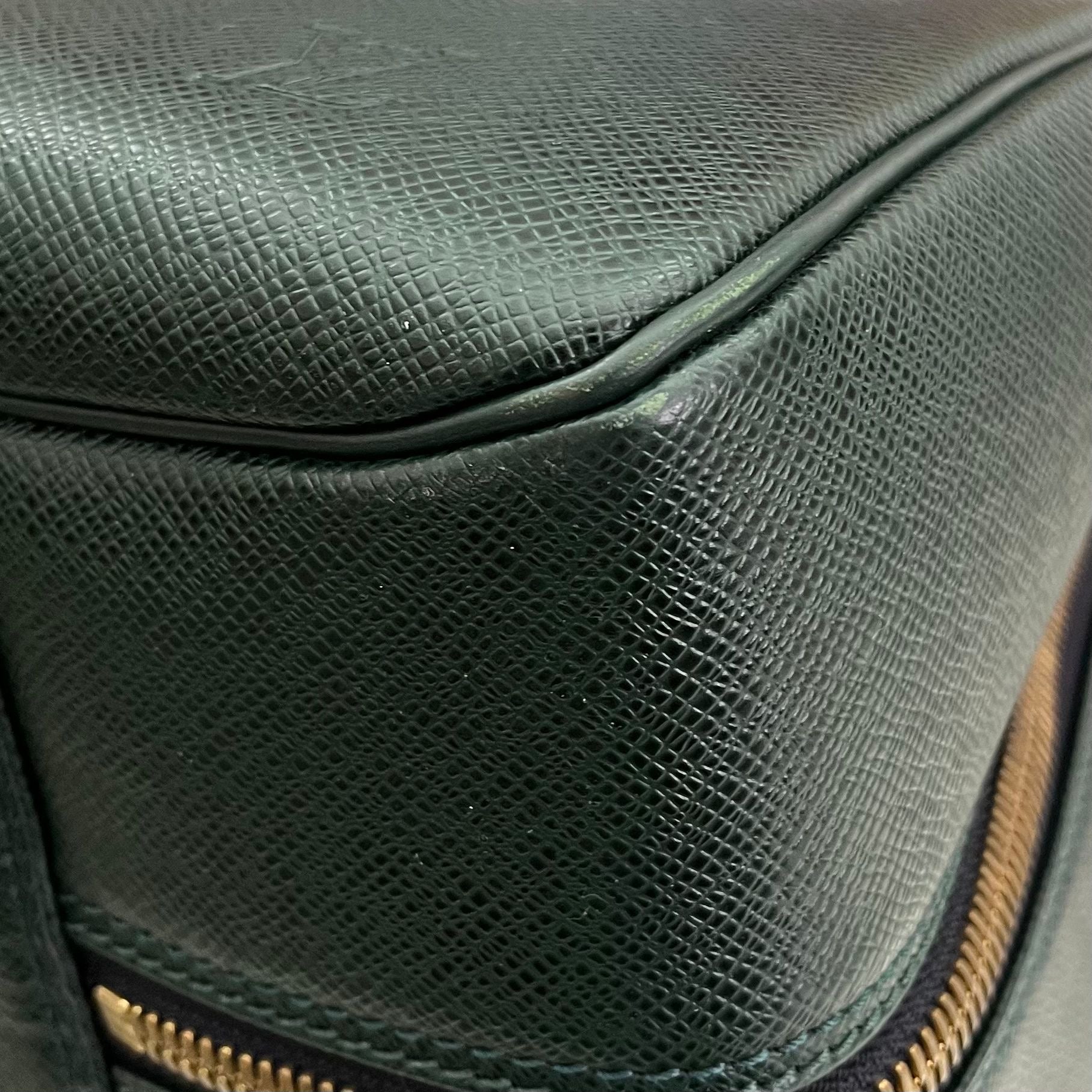 Louis Vuitton Helanga Taiga