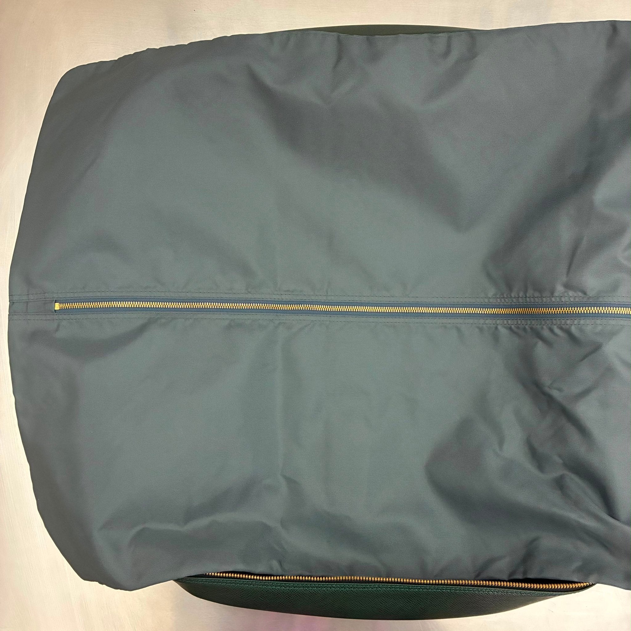 Louis Vuitton Helanga Taiga