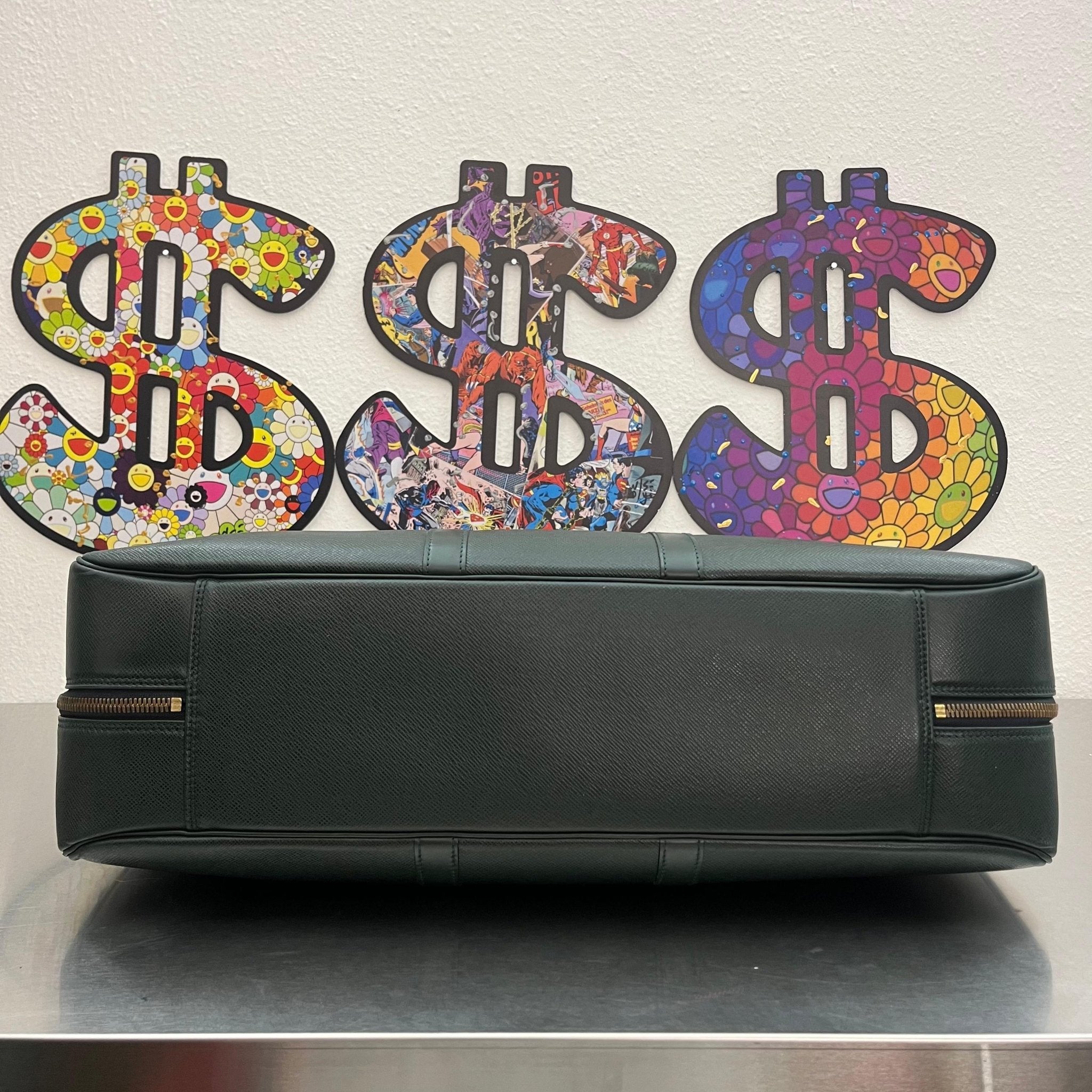 Louis Vuitton Helanga Taiga