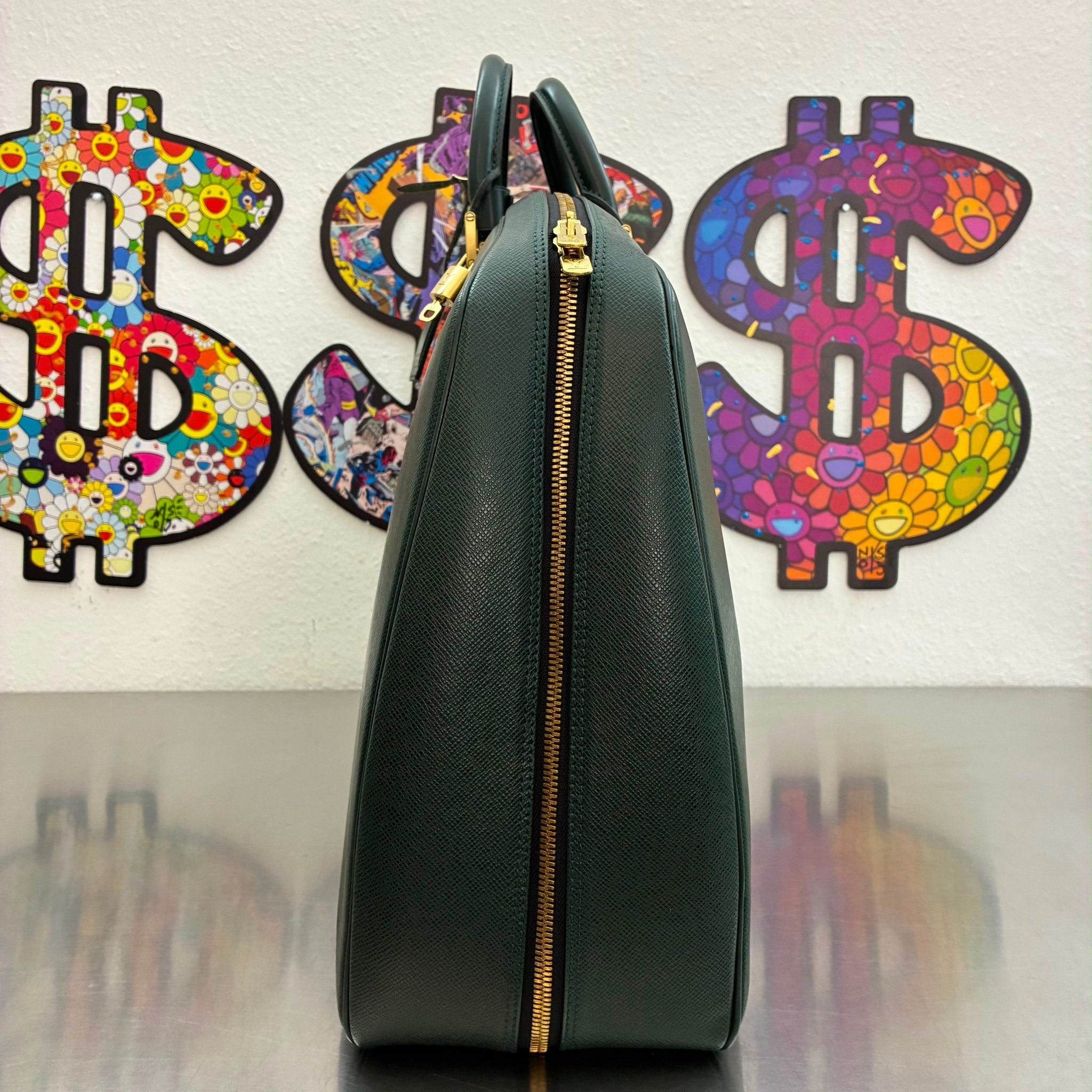 Louis Vuitton Helanga Taiga