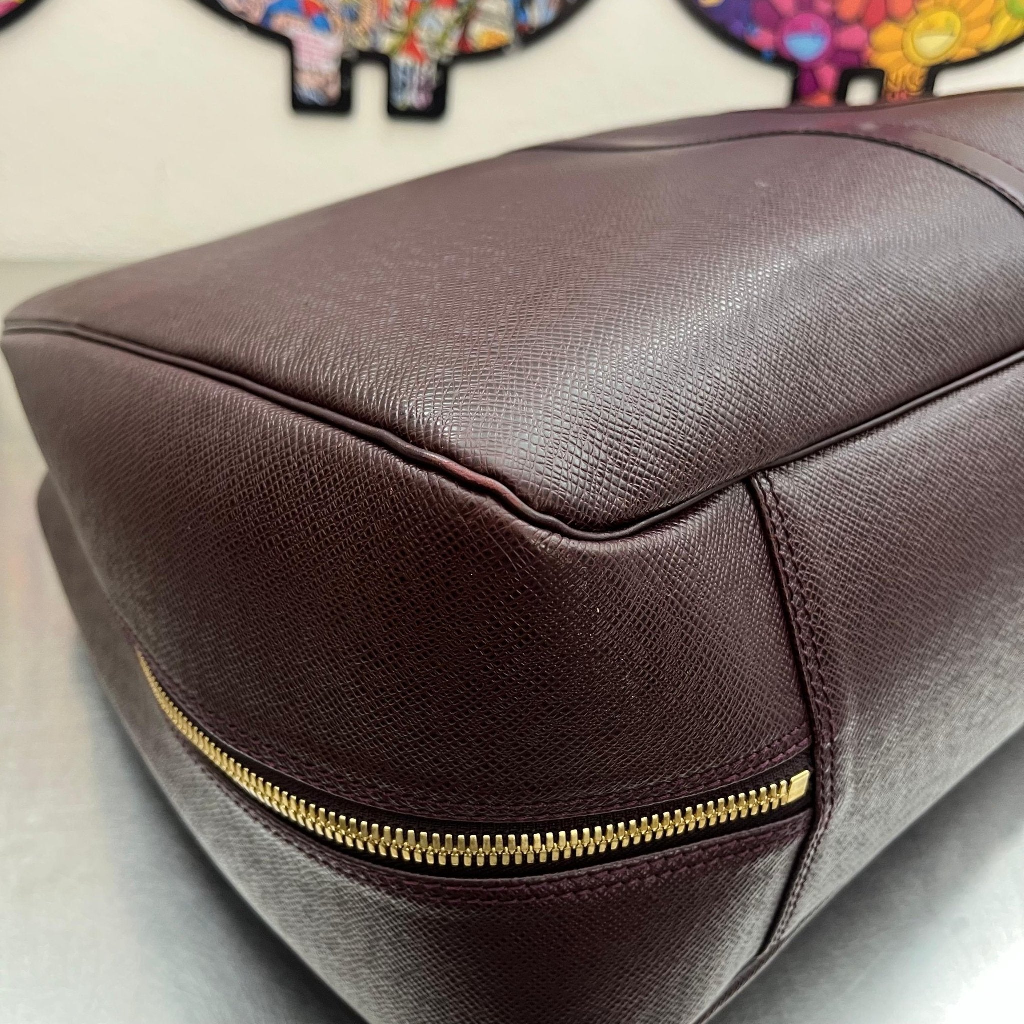 Louis Vuitton Helanga Taiga