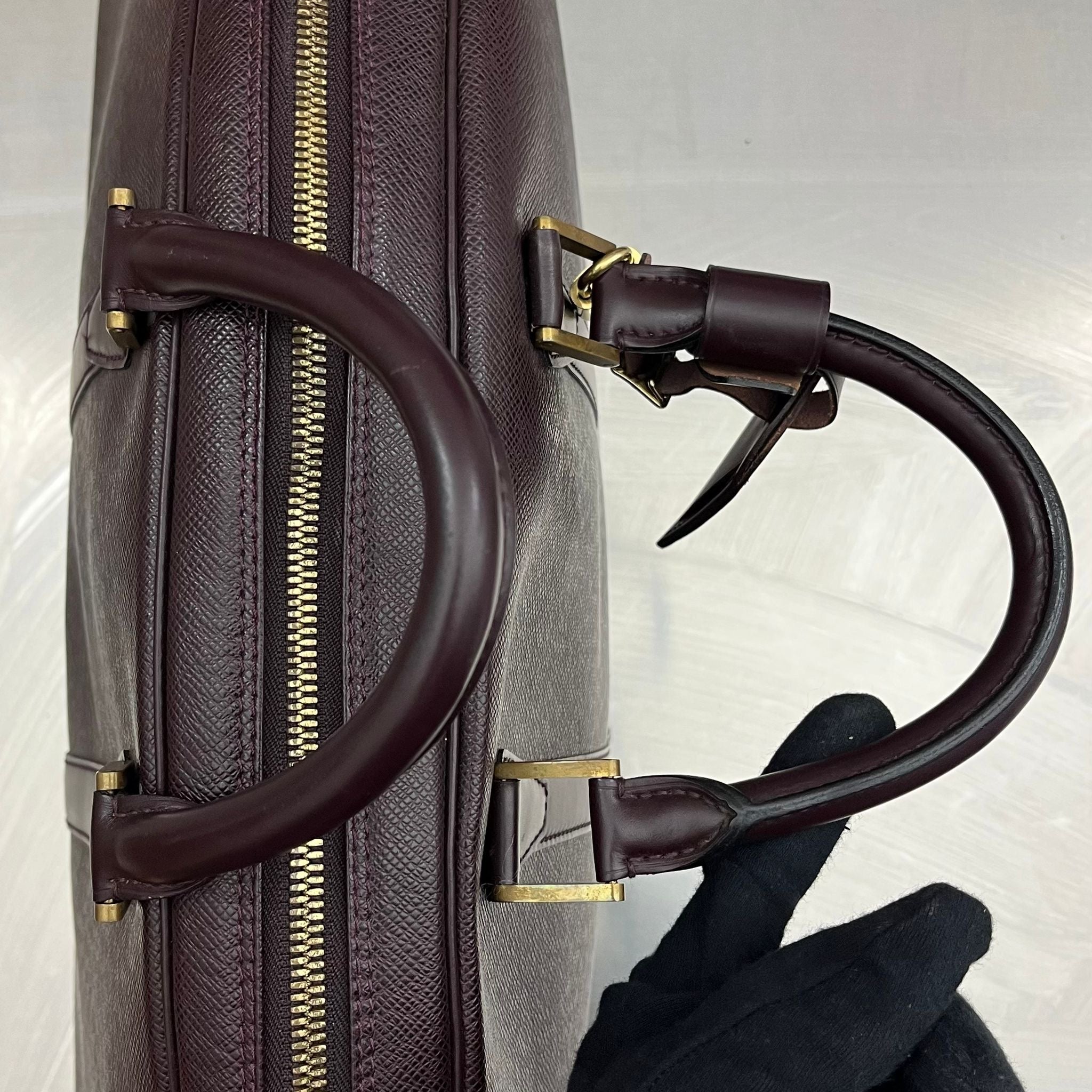 Louis Vuitton Helenga Taiga