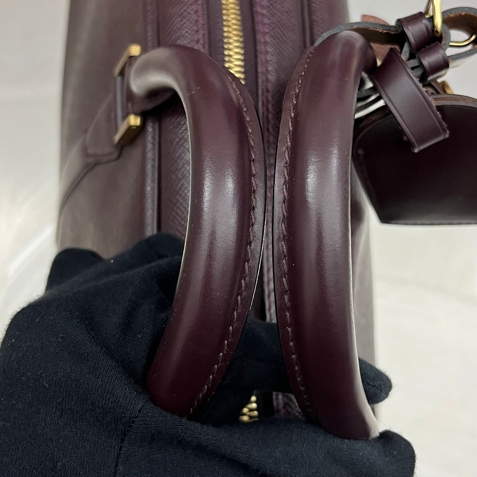 Louis Vuitton Helenga Taiga