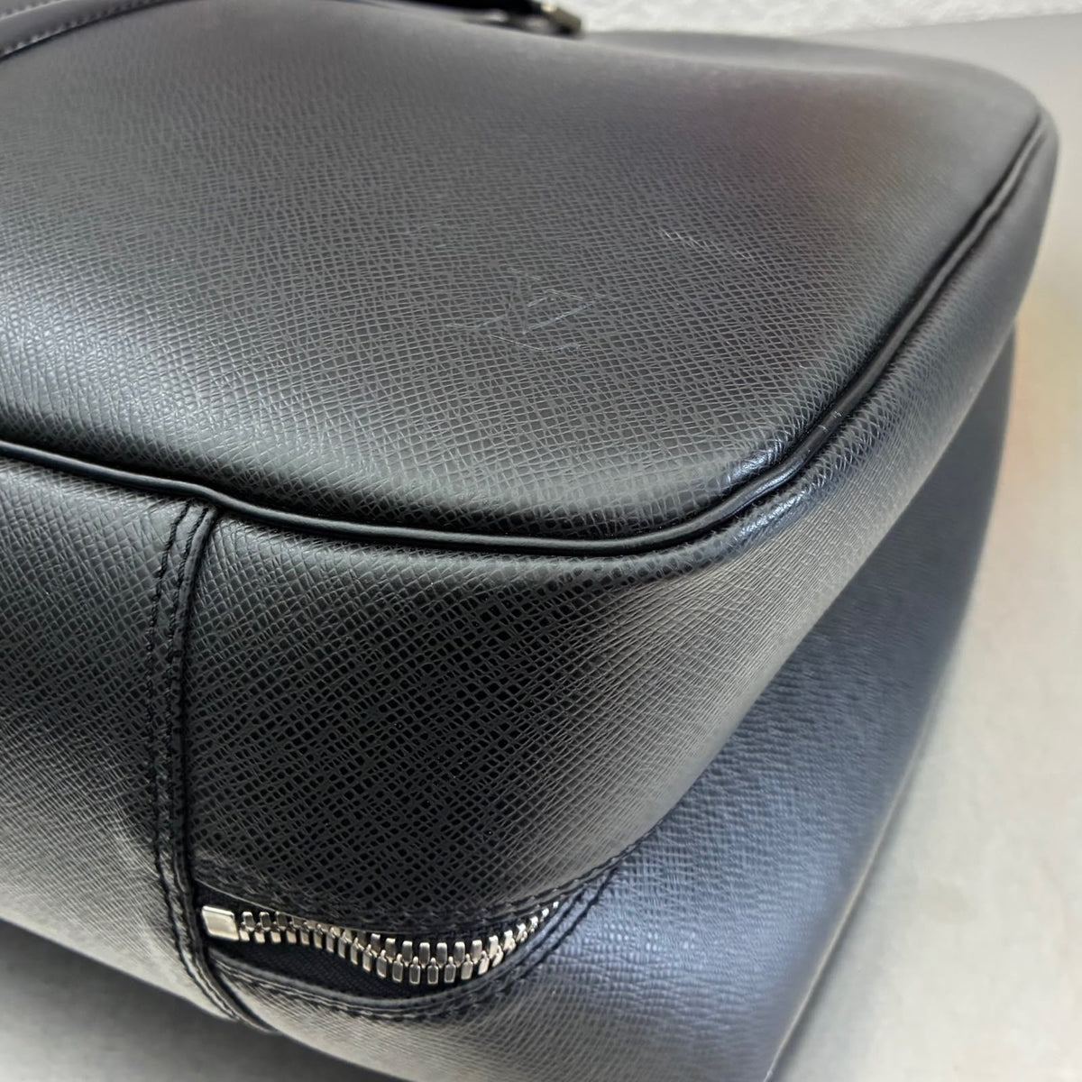 Louis Vuitton Helenga Taiga