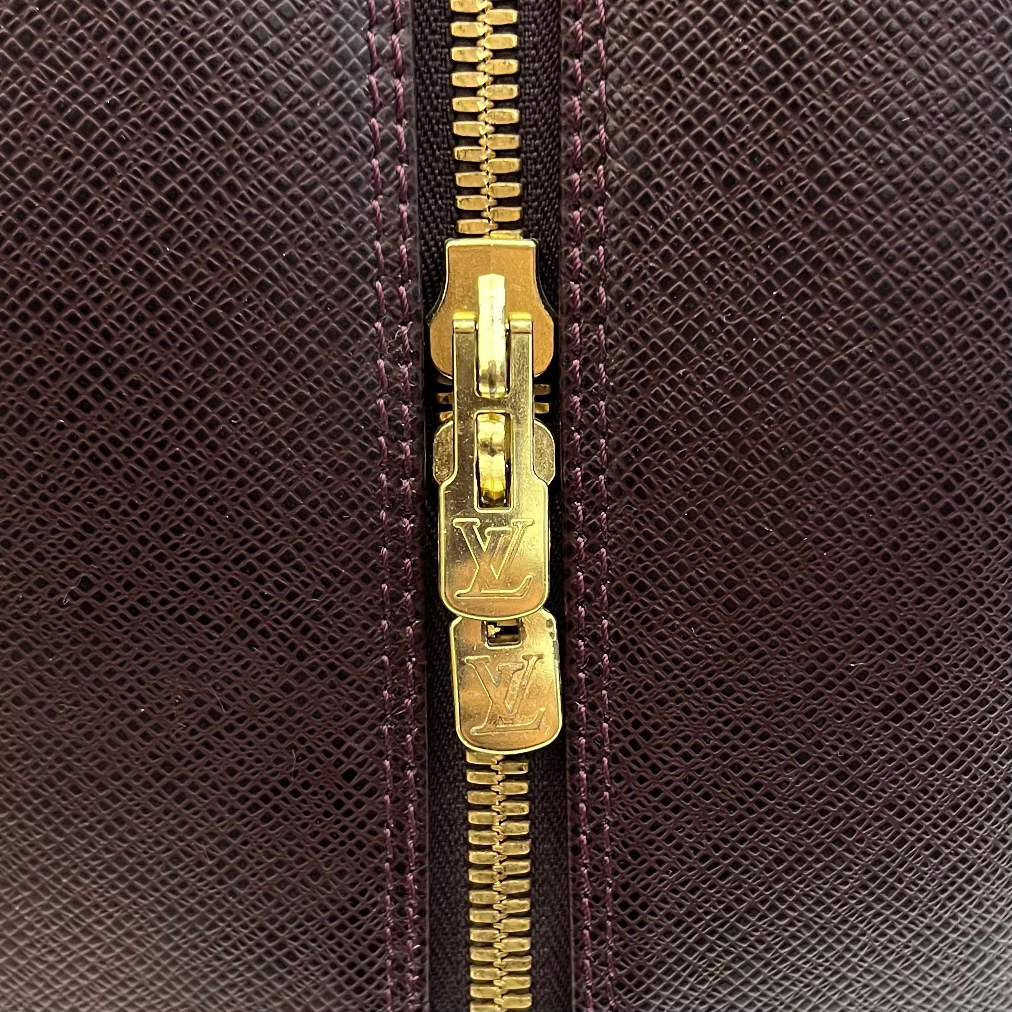Louis Vuitton Helenga Taiga