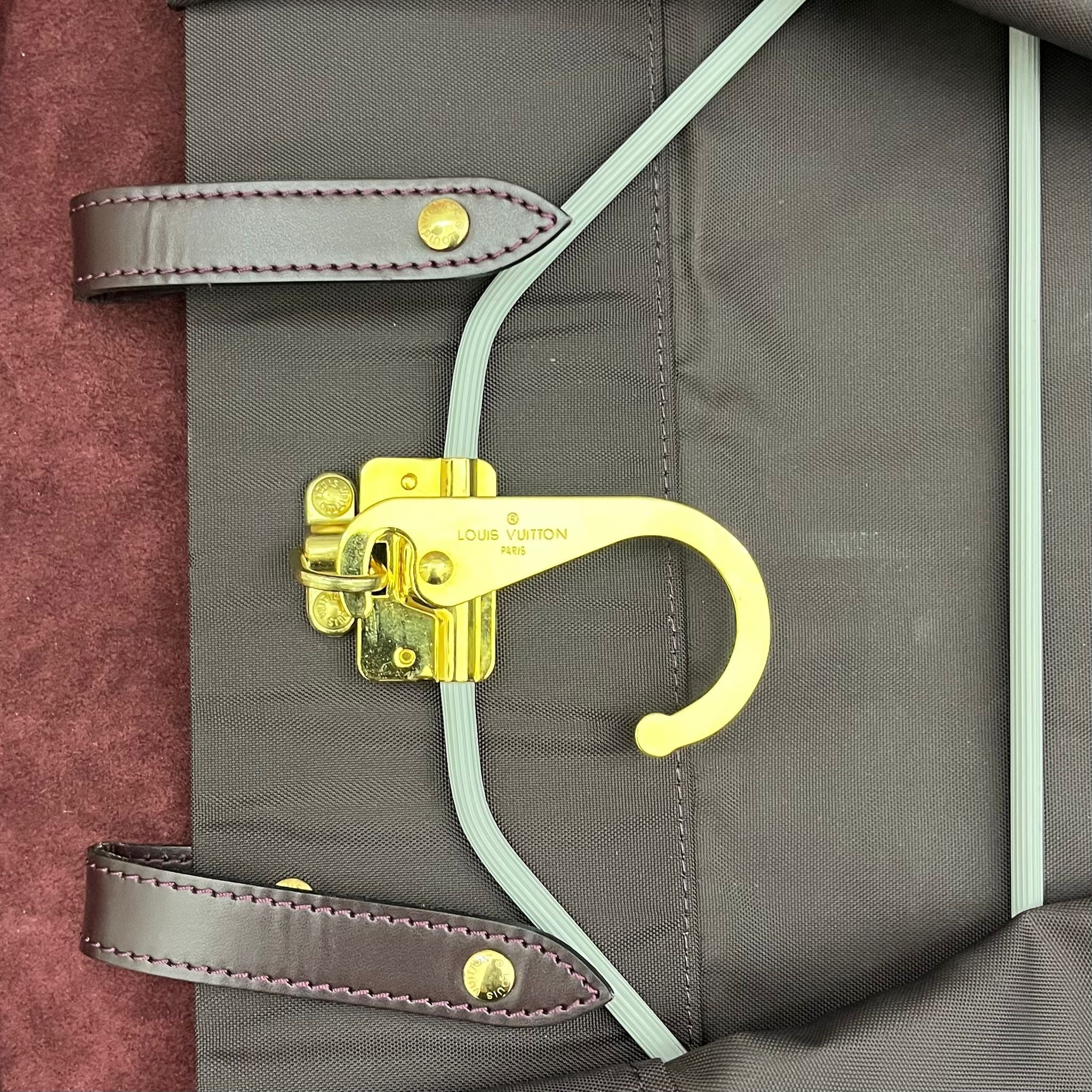 Louis Vuitton Helenga Taiga