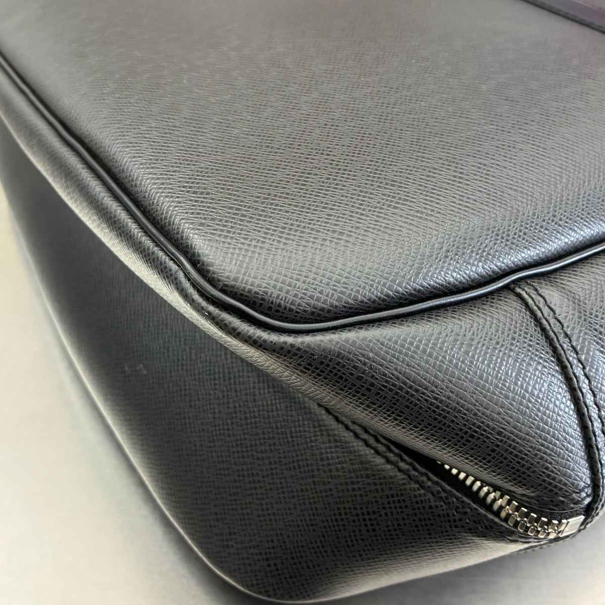 Louis Vuitton Helenga Taiga
