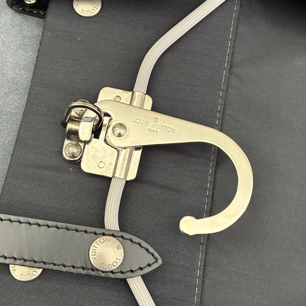 Louis Vuitton Helenga Taiga
