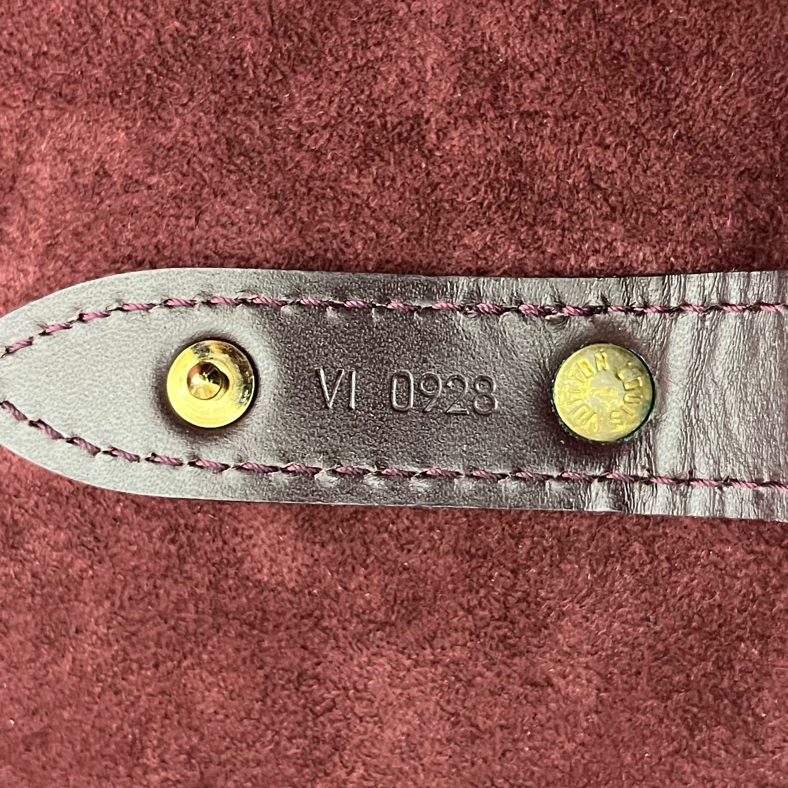 Louis Vuitton Helenga Taiga