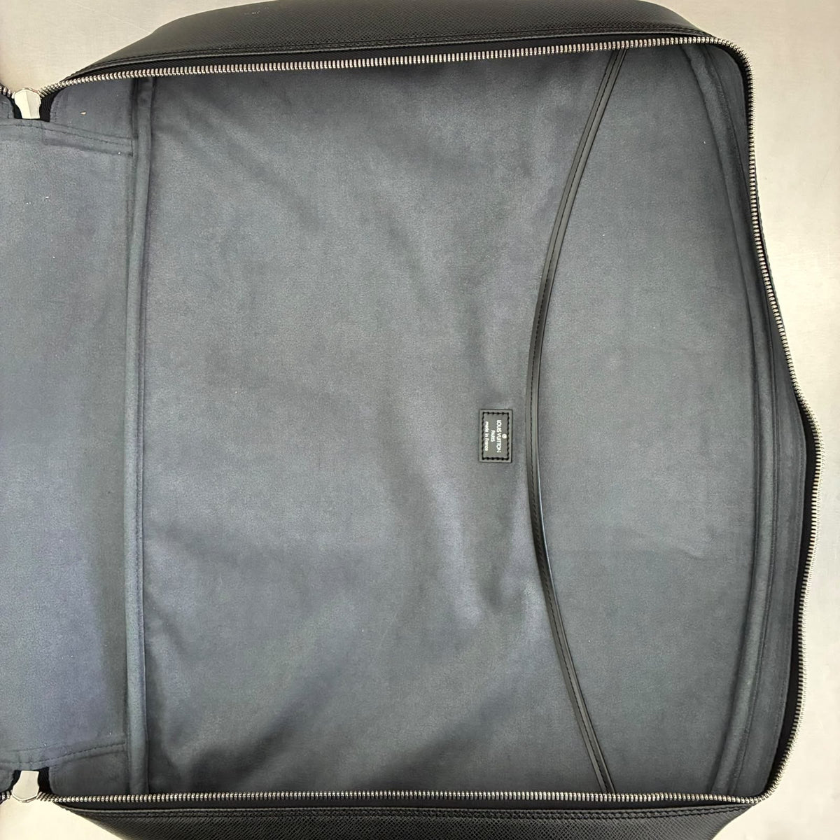 Louis Vuitton Helenga Taiga