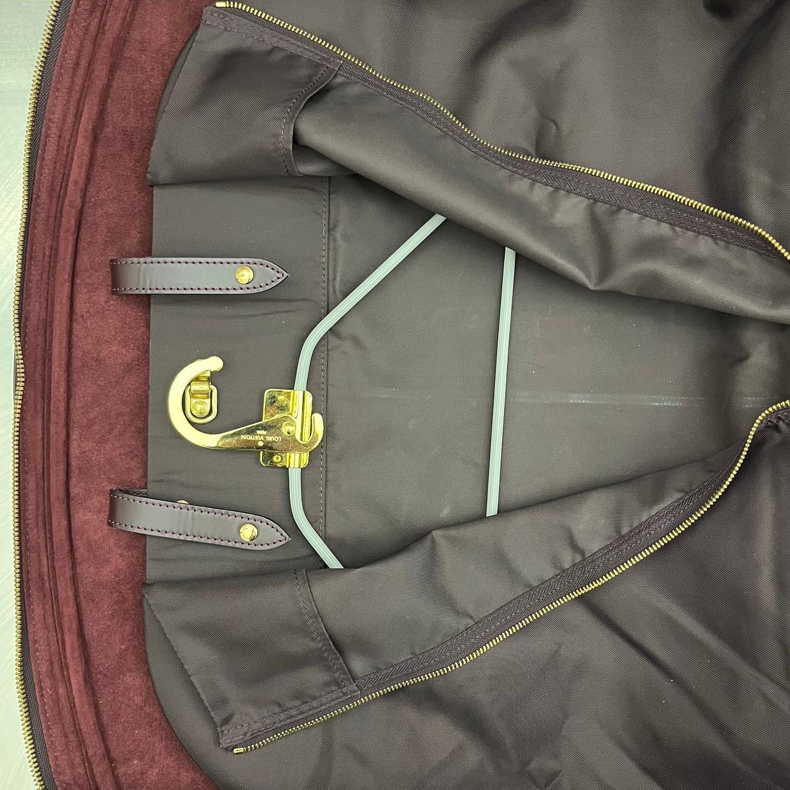 Louis Vuitton Helenga Taiga