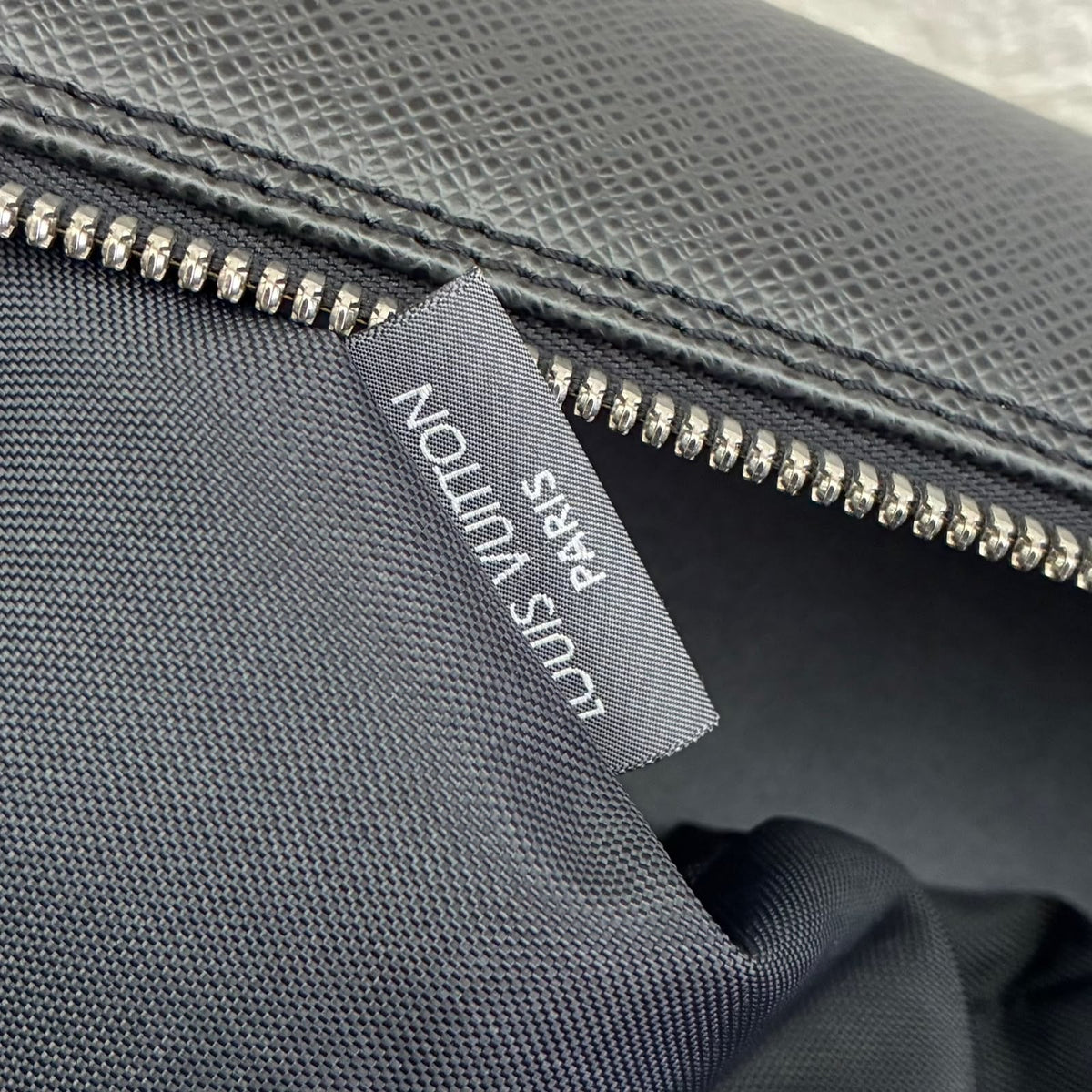 Louis Vuitton Helenga Taiga