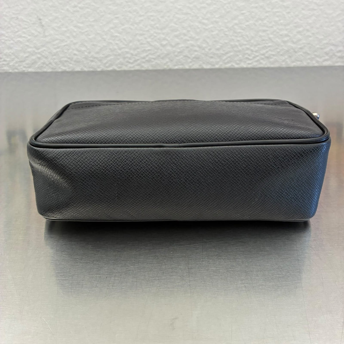 Louis Vuitton Karga Taiga